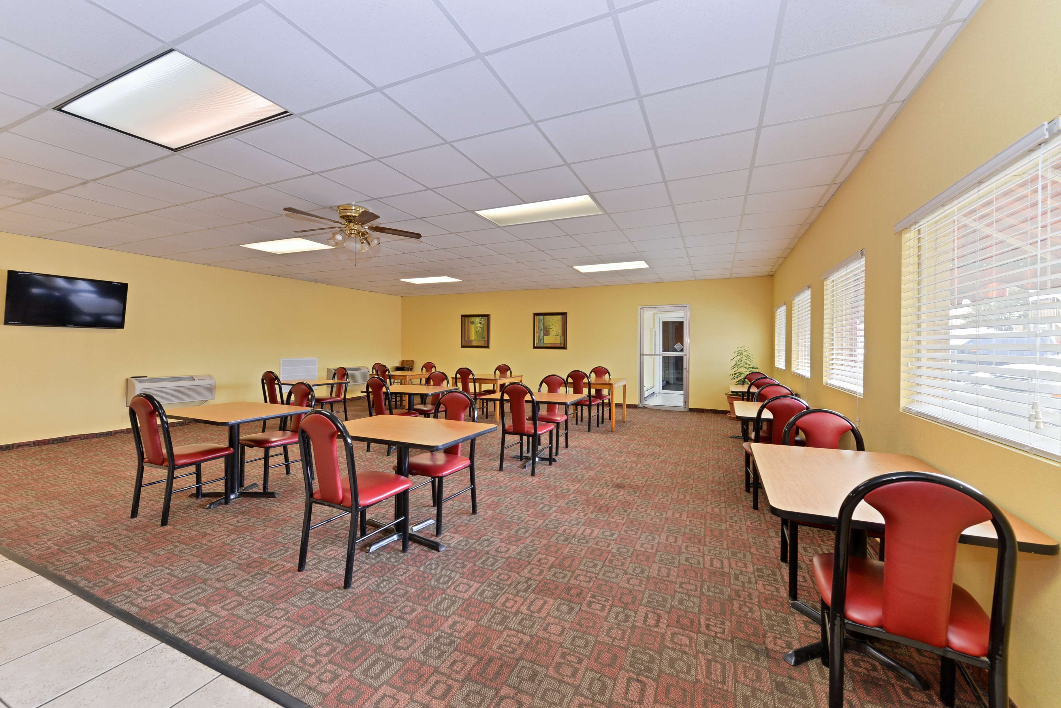 Americas Best Value Inn - Tulsa West (i-44)