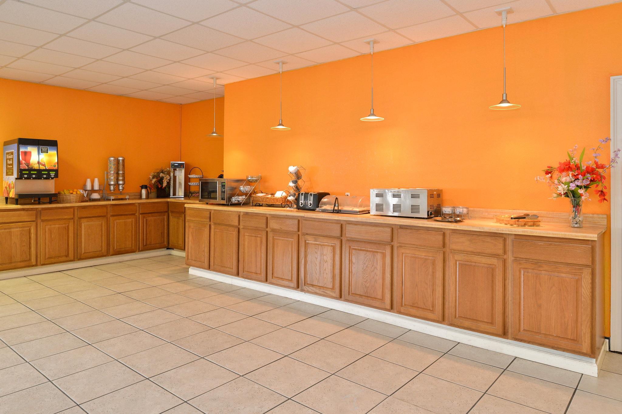 Americas Best Value Inn - Tulsa West (i-44)