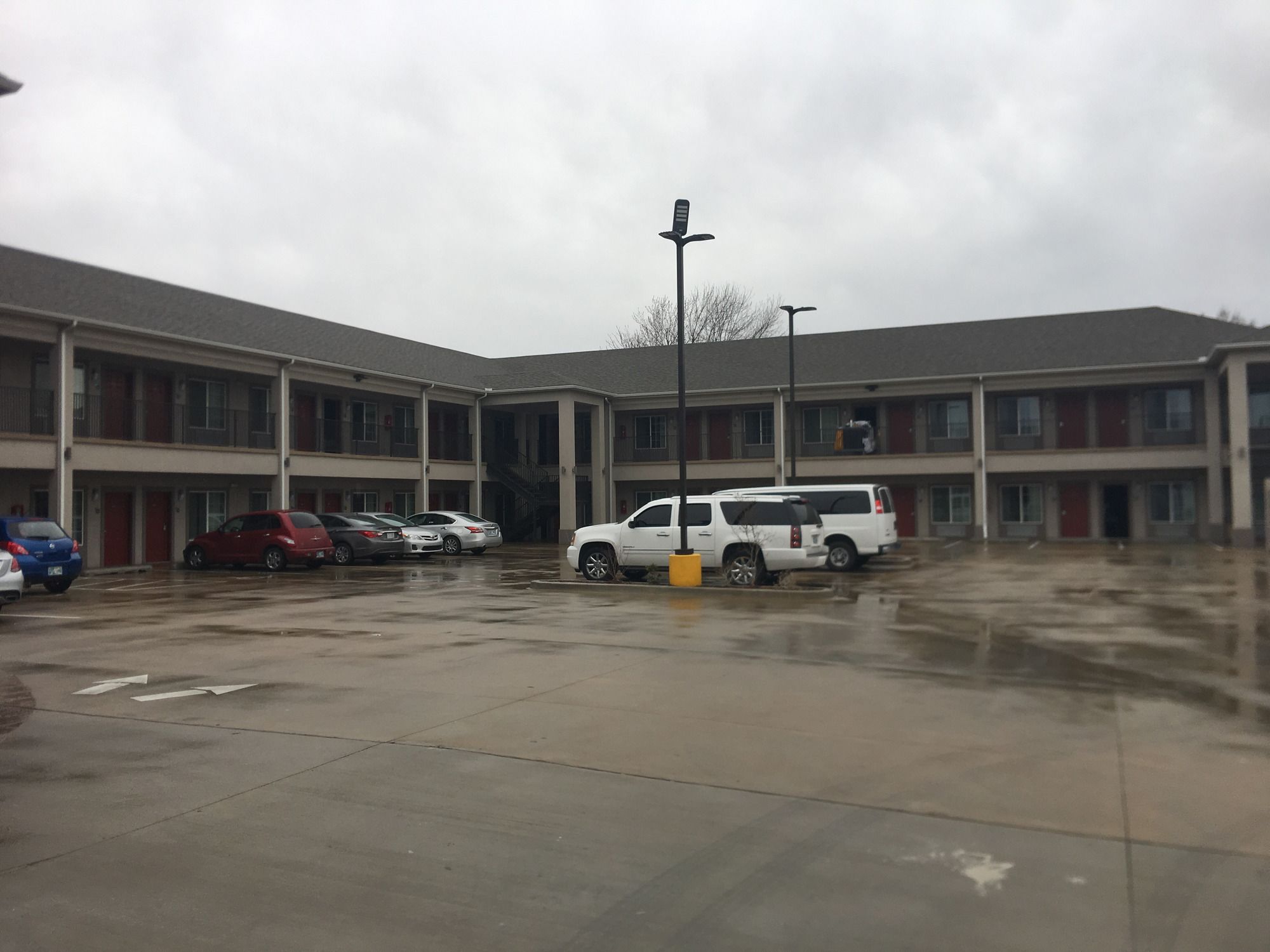 Catoosa Inn & Suites