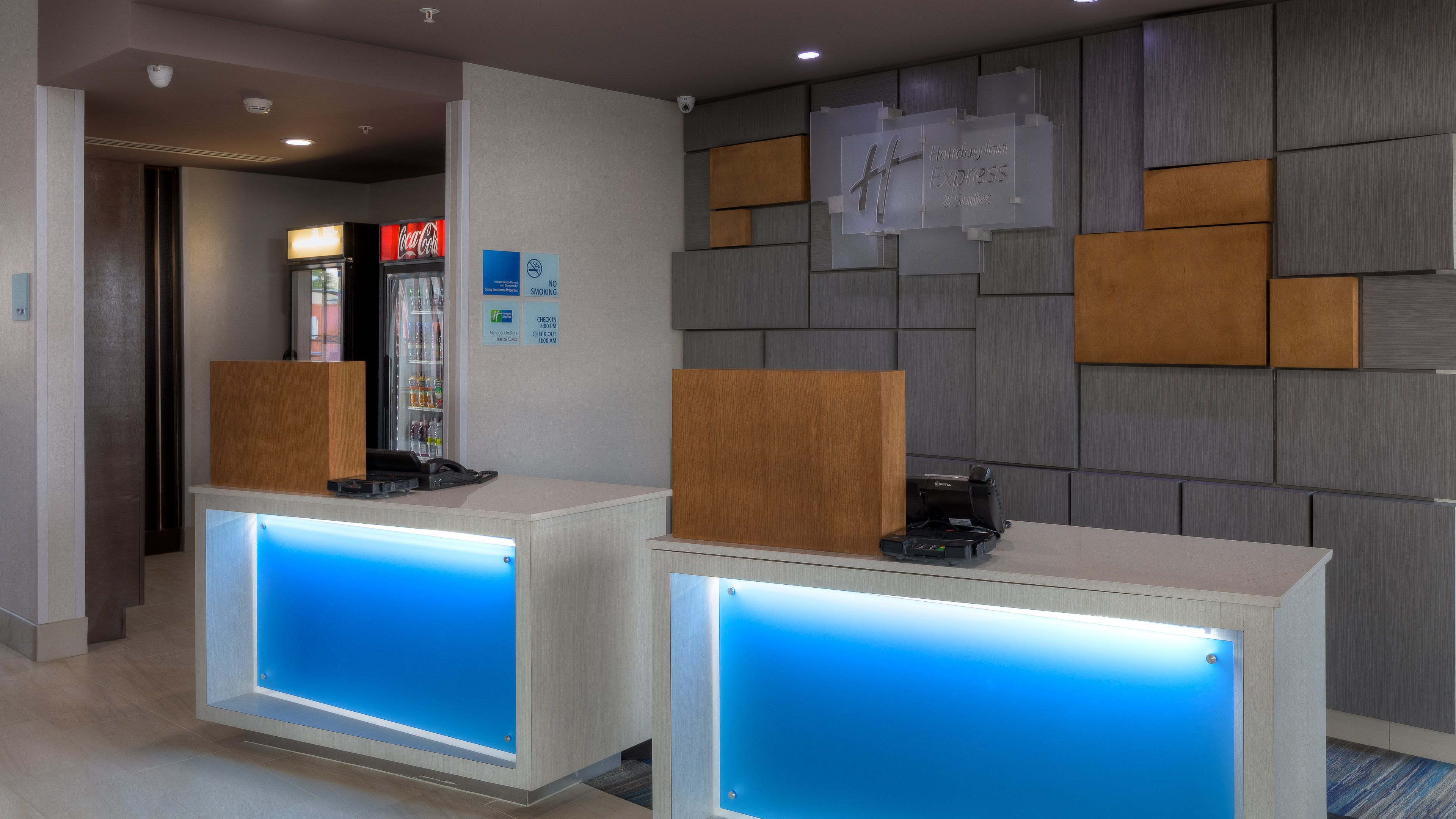 Holiday Inn Express & Suites Tulsa Midtown