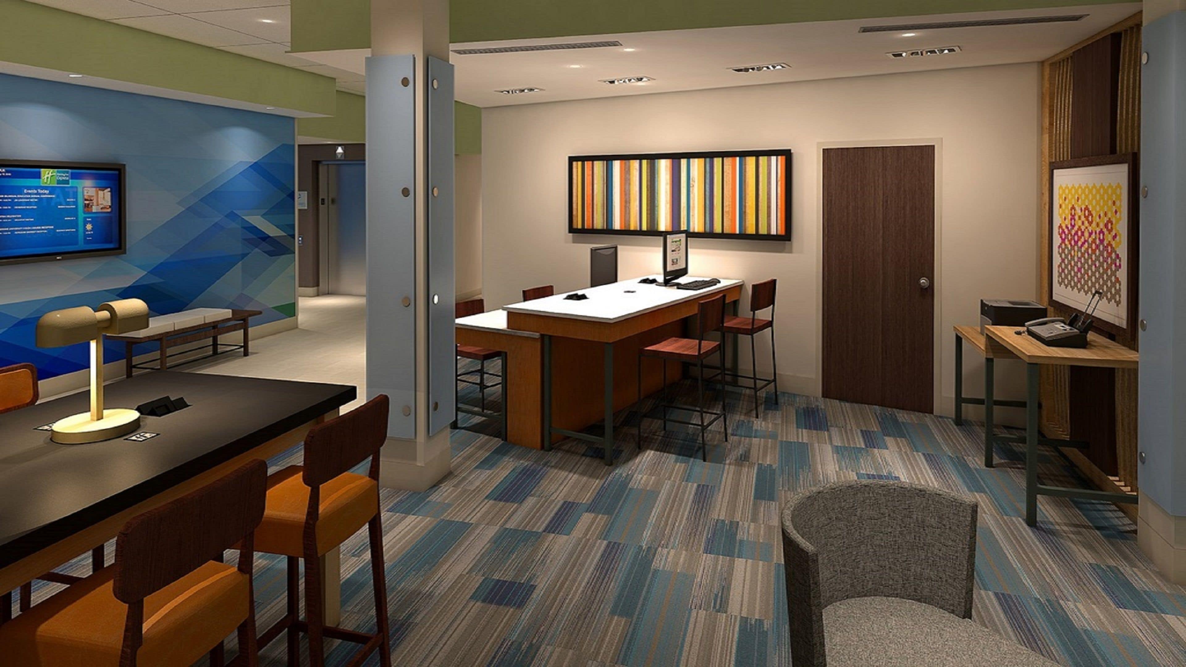 Holiday Inn Express & Suites Tulsa Midtown
