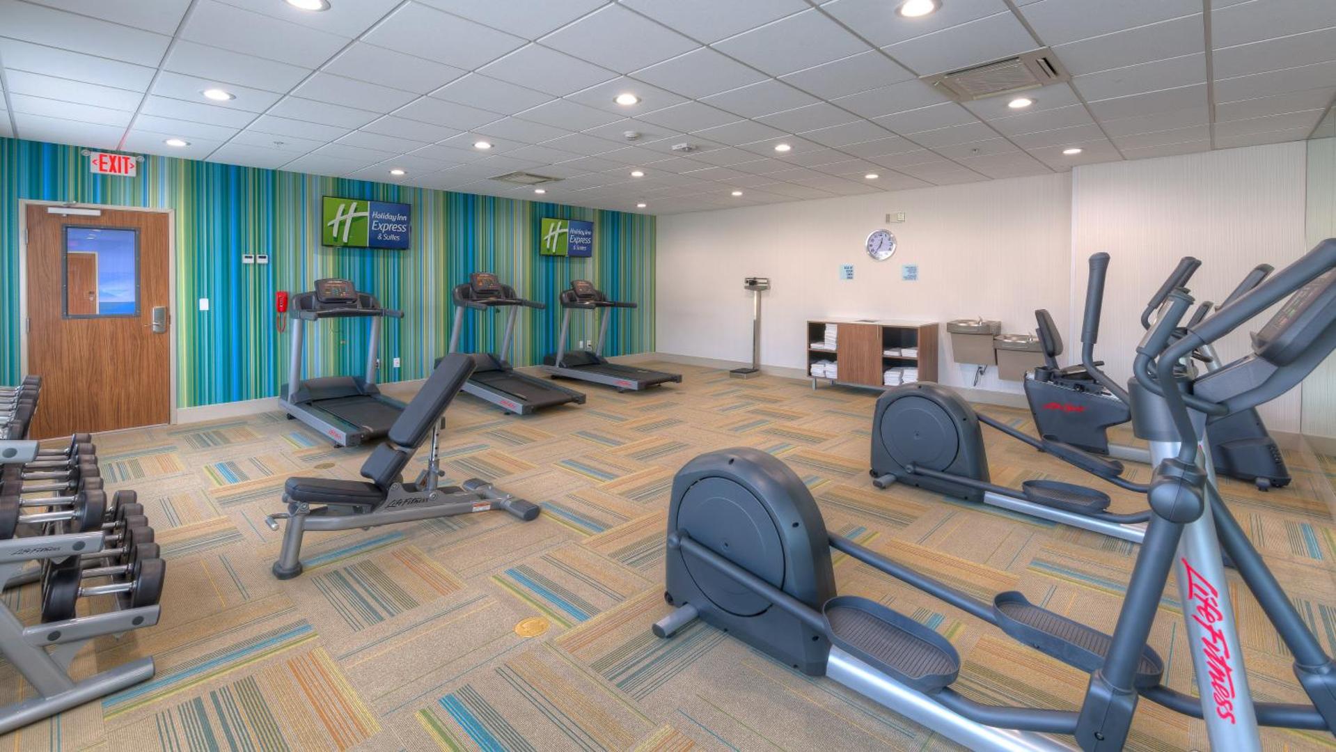 Holiday Inn Express & Suites Tulsa Midtown