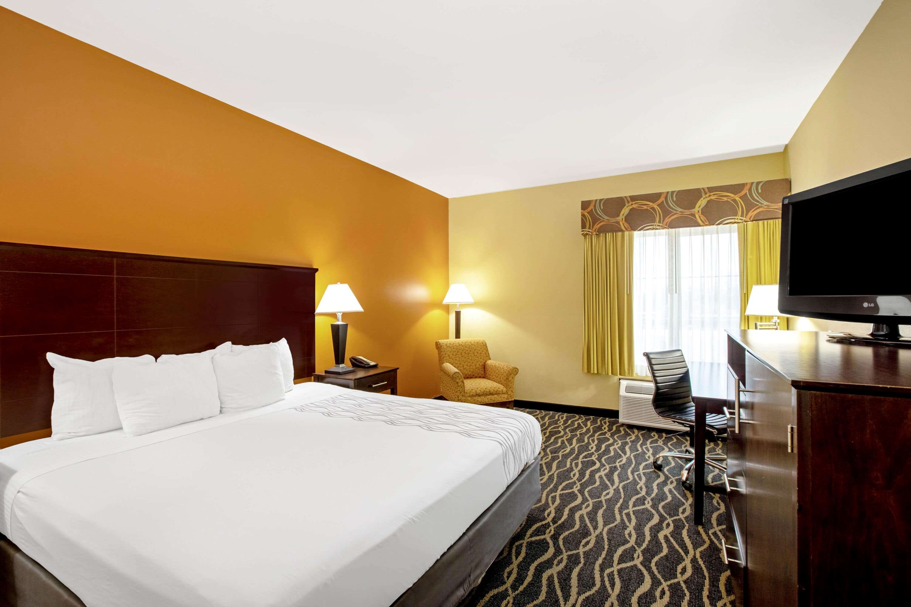 La Quinta Inn & Suites by Wyndham Tulsa Airpt / Expo Square
