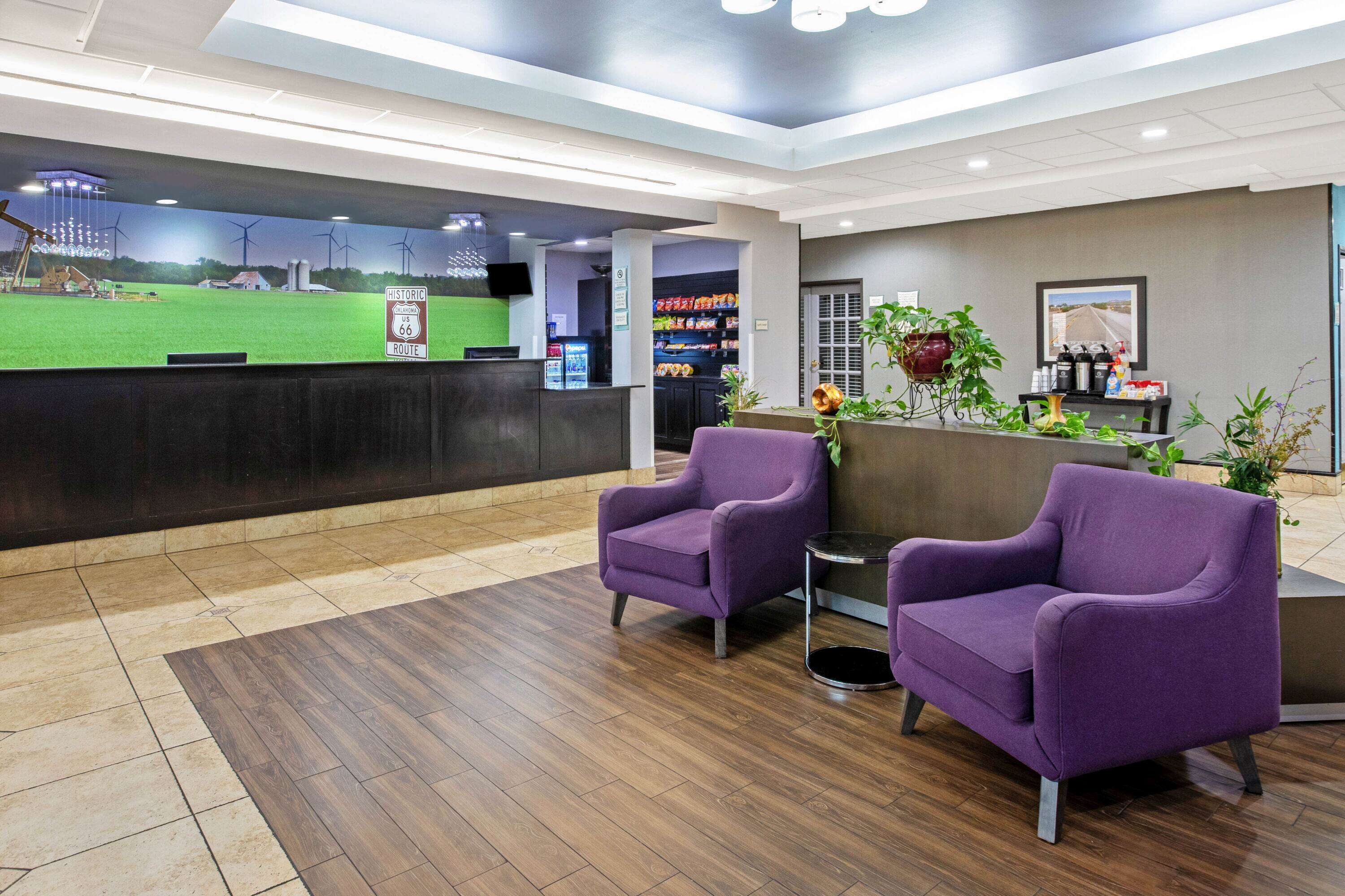 La Quinta Inn & Suites by Wyndham Tulsa Airpt / Expo Square