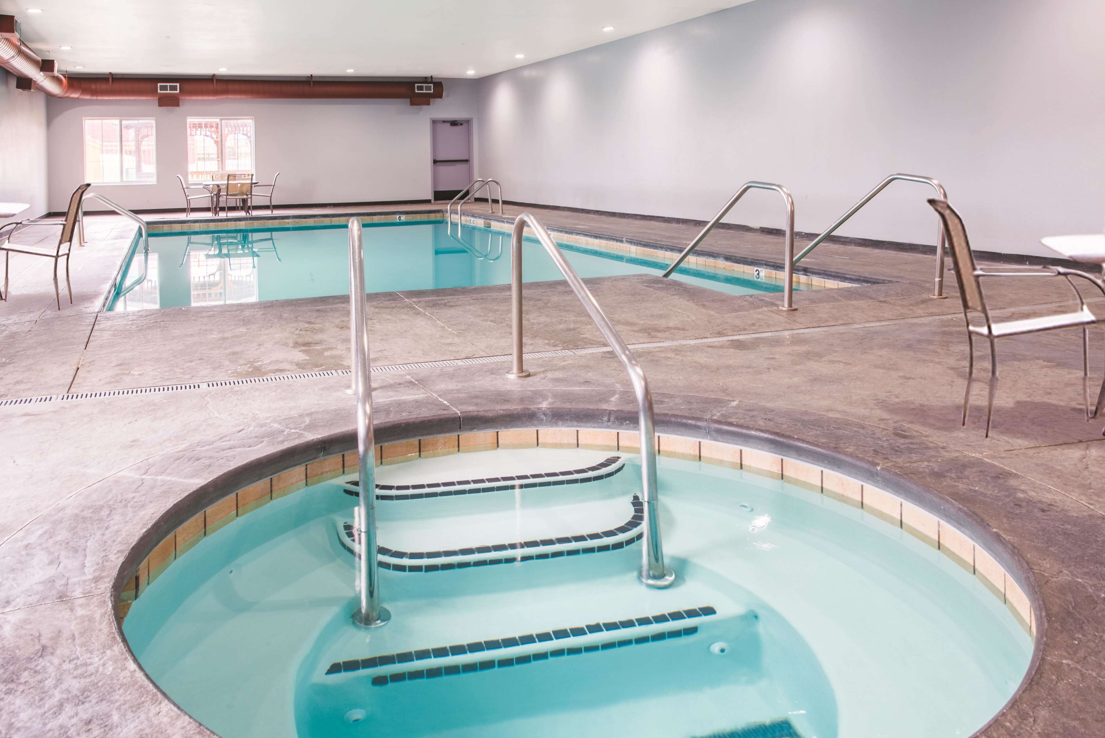La Quinta Inn & Suites by Wyndham Tulsa Airpt / Expo Square