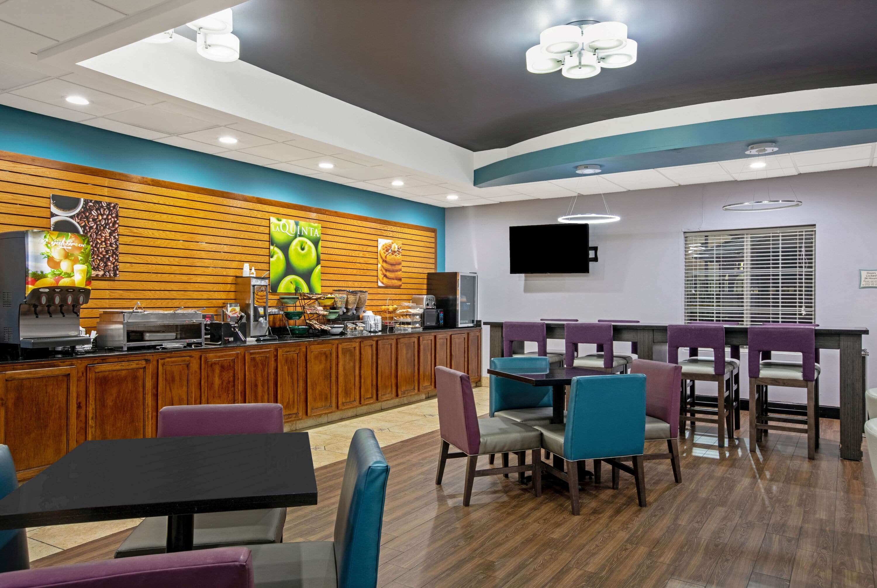 La Quinta Inn & Suites by Wyndham Tulsa Airpt / Expo Square