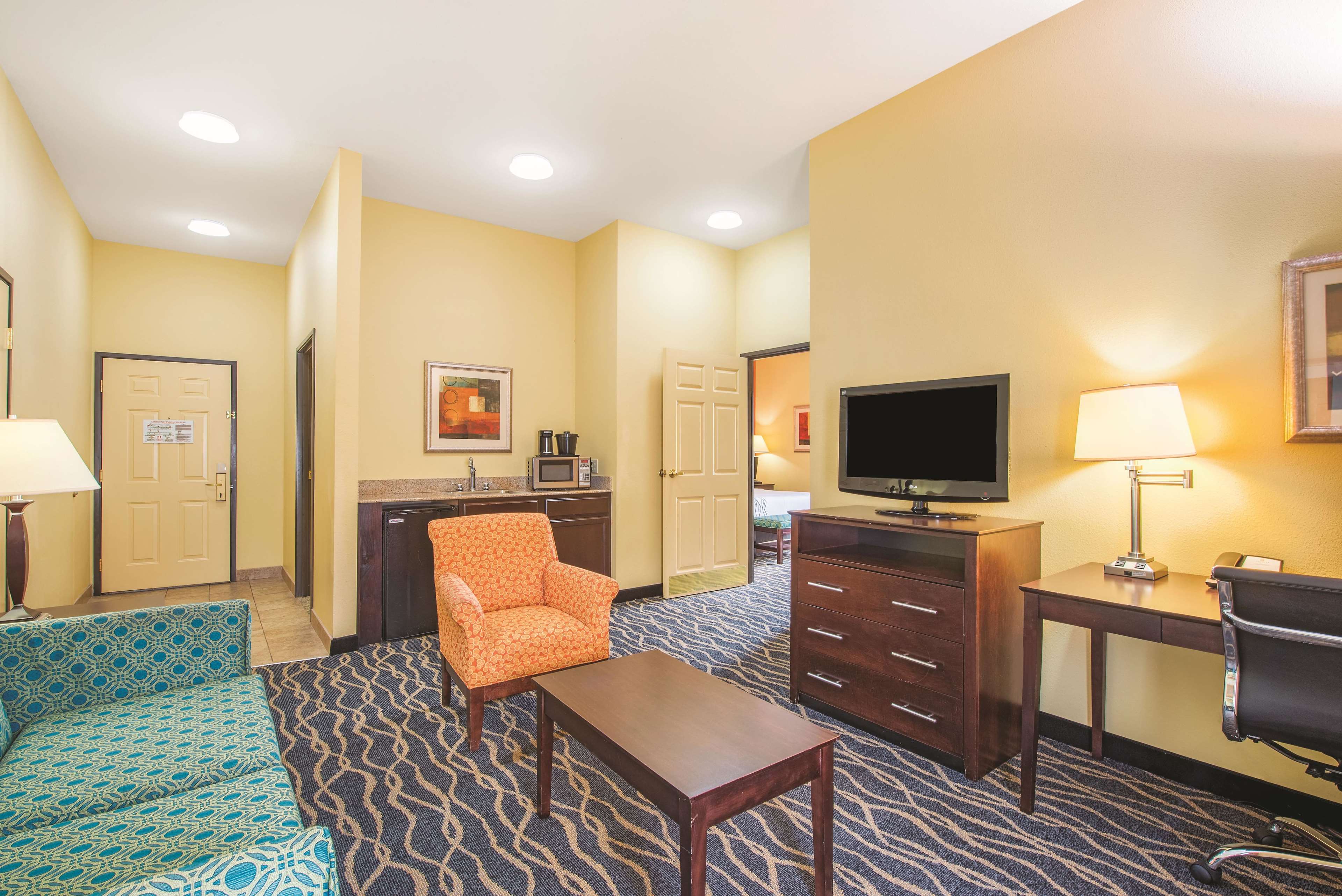 La Quinta Inn & Suites by Wyndham Tulsa Airpt / Expo Square
