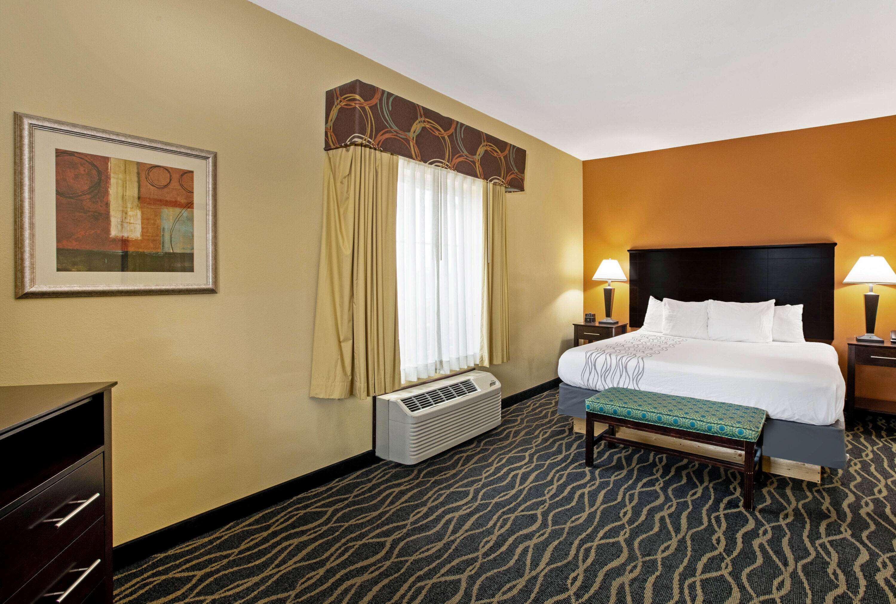 La Quinta Inn & Suites by Wyndham Tulsa Airpt / Expo Square