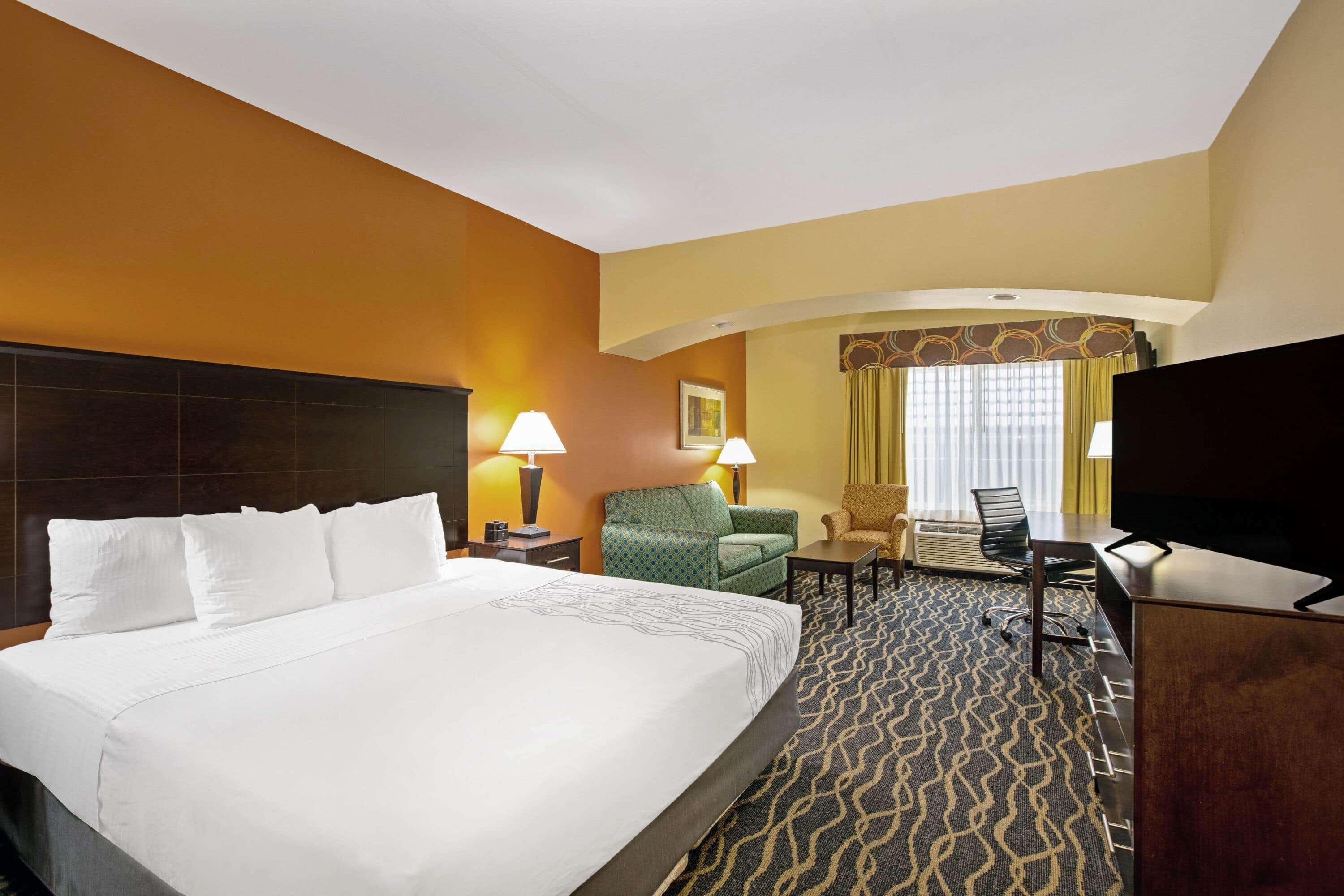 La Quinta Inn & Suites by Wyndham Tulsa Airpt / Expo Square