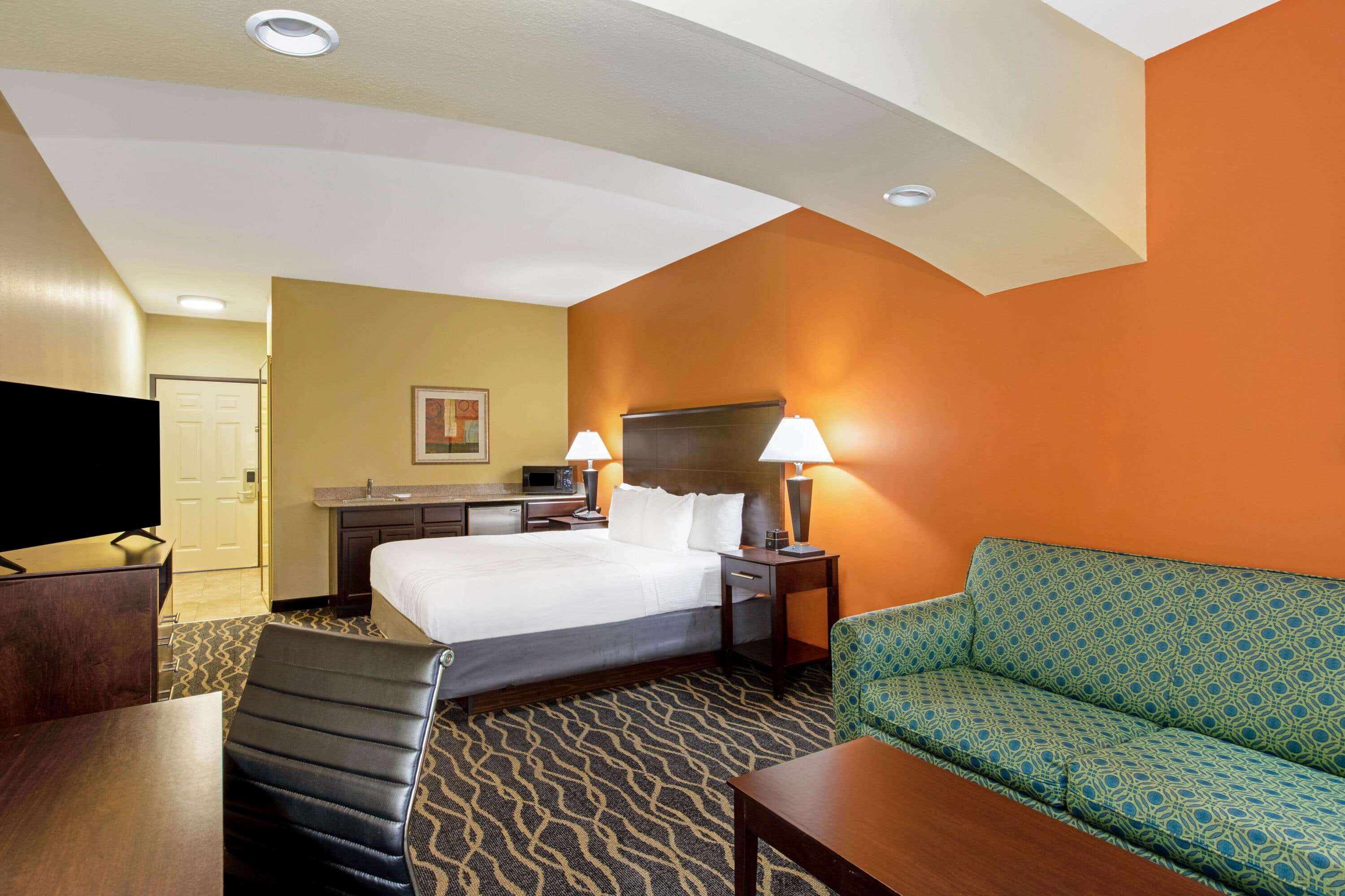 La Quinta Inn & Suites by Wyndham Tulsa Airpt / Expo Square