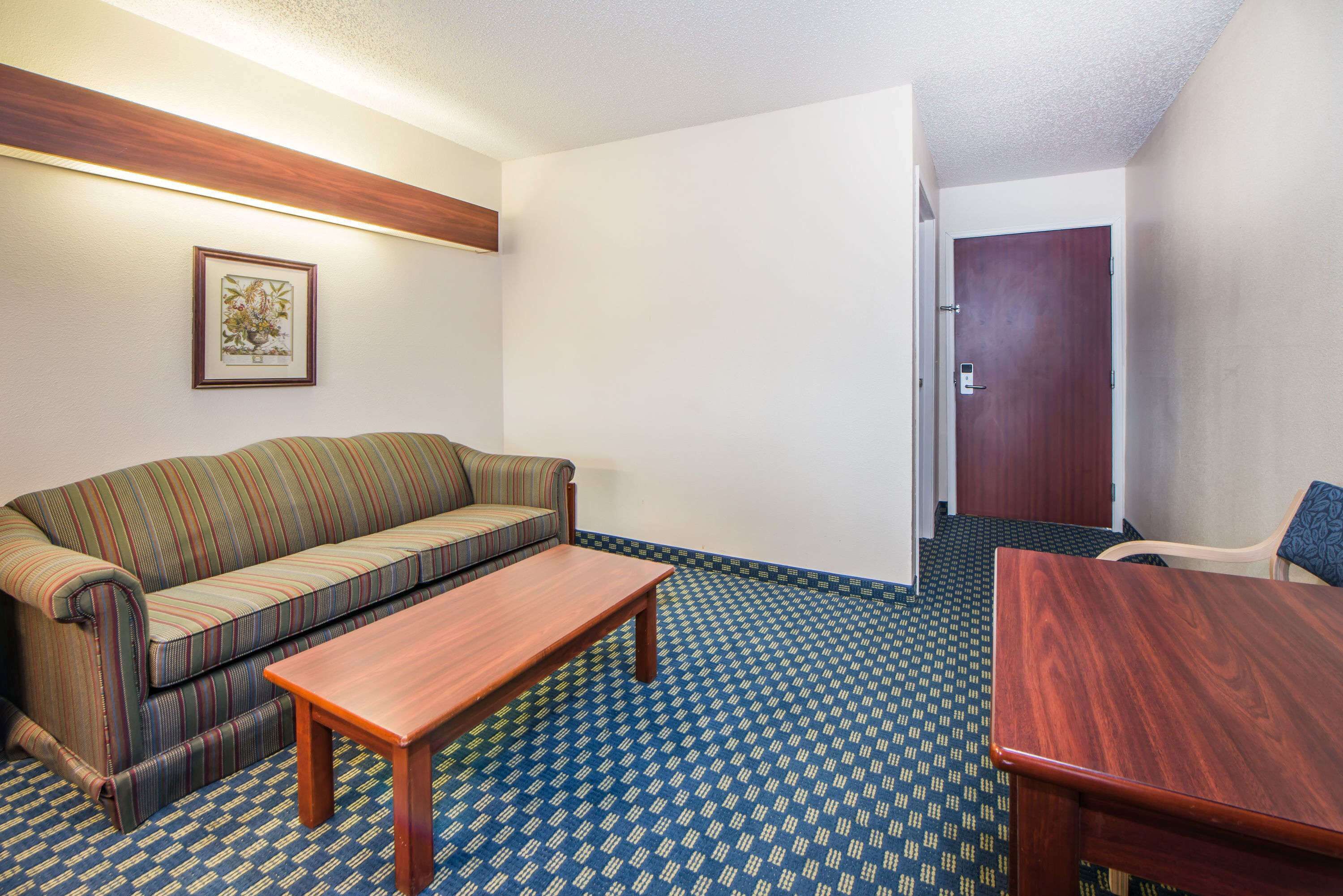 Microtel Inn & Suites by Wyndham Tulsa East