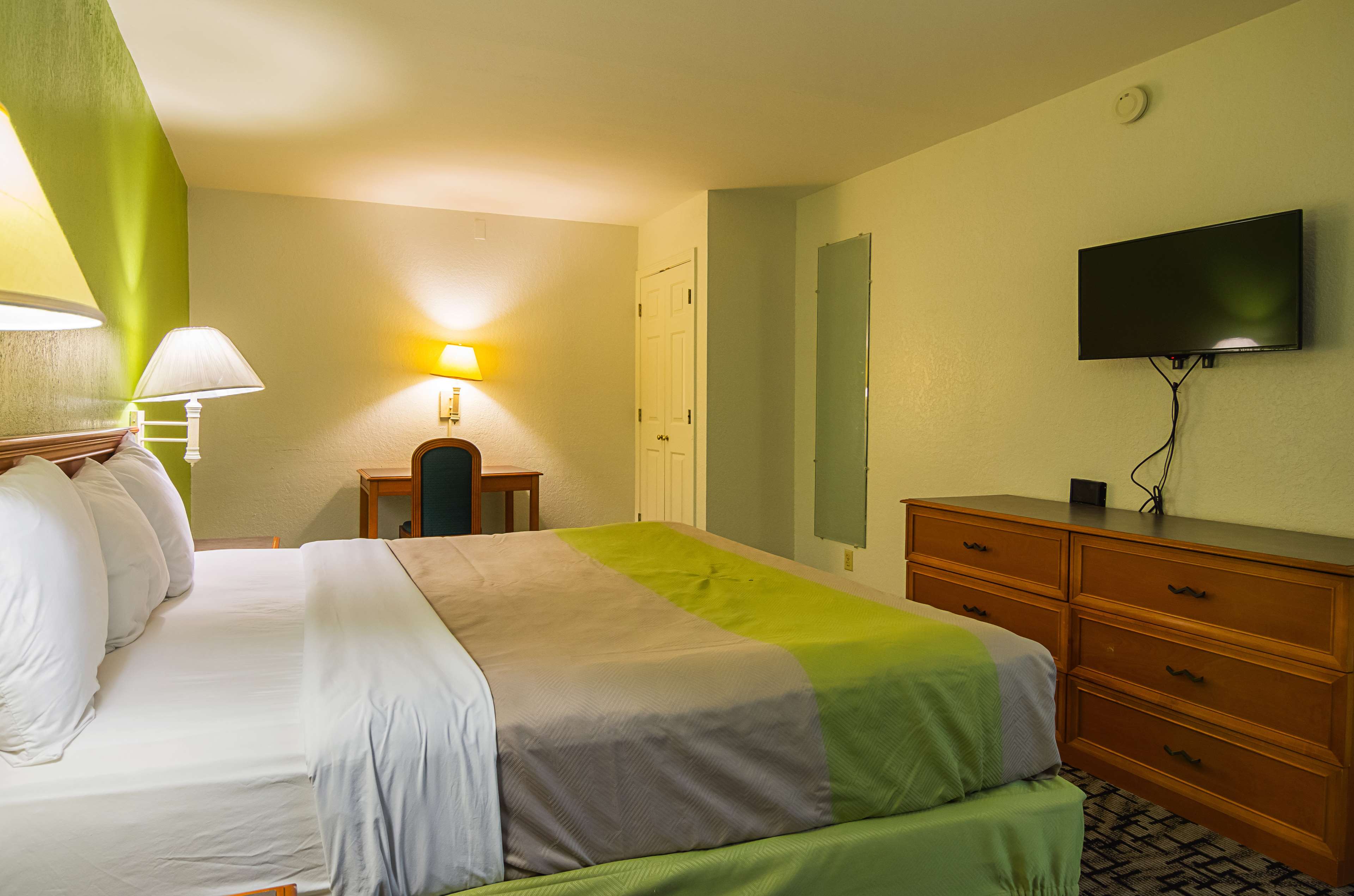 Eagle Suites Extended Stay Hotel, Tulsa - Hilti Park