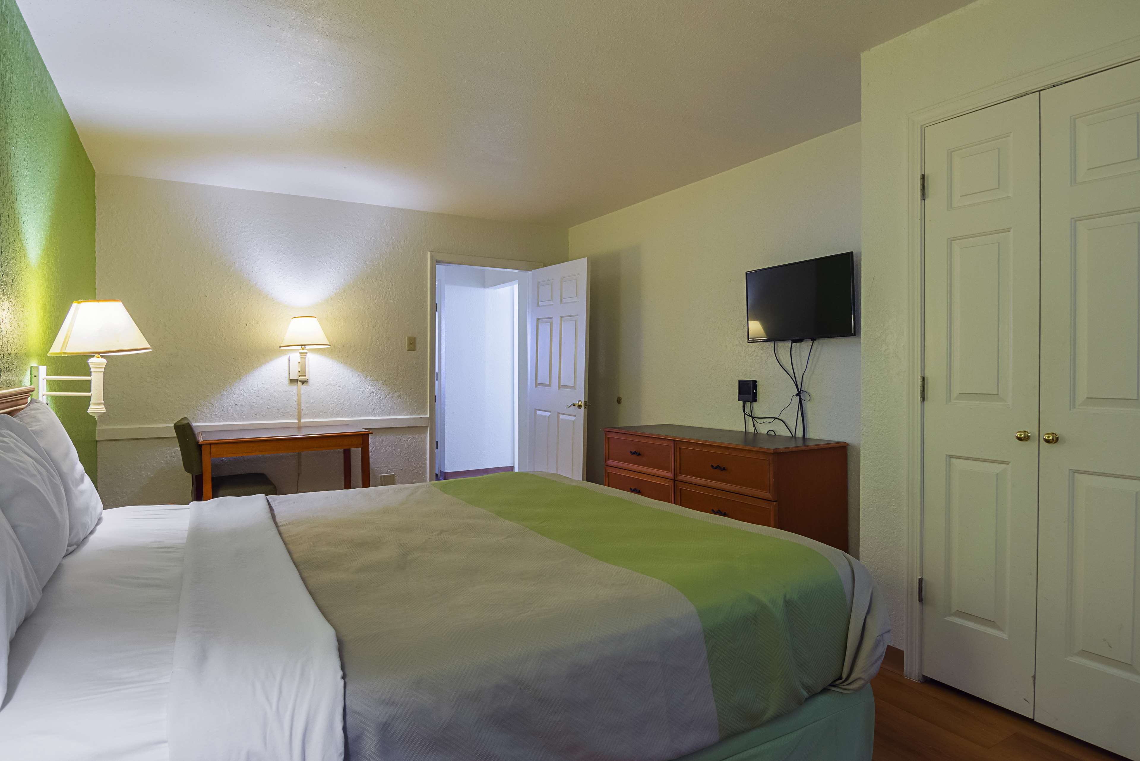 Eagle Suites Extended Stay Hotel, Tulsa - Hilti Park