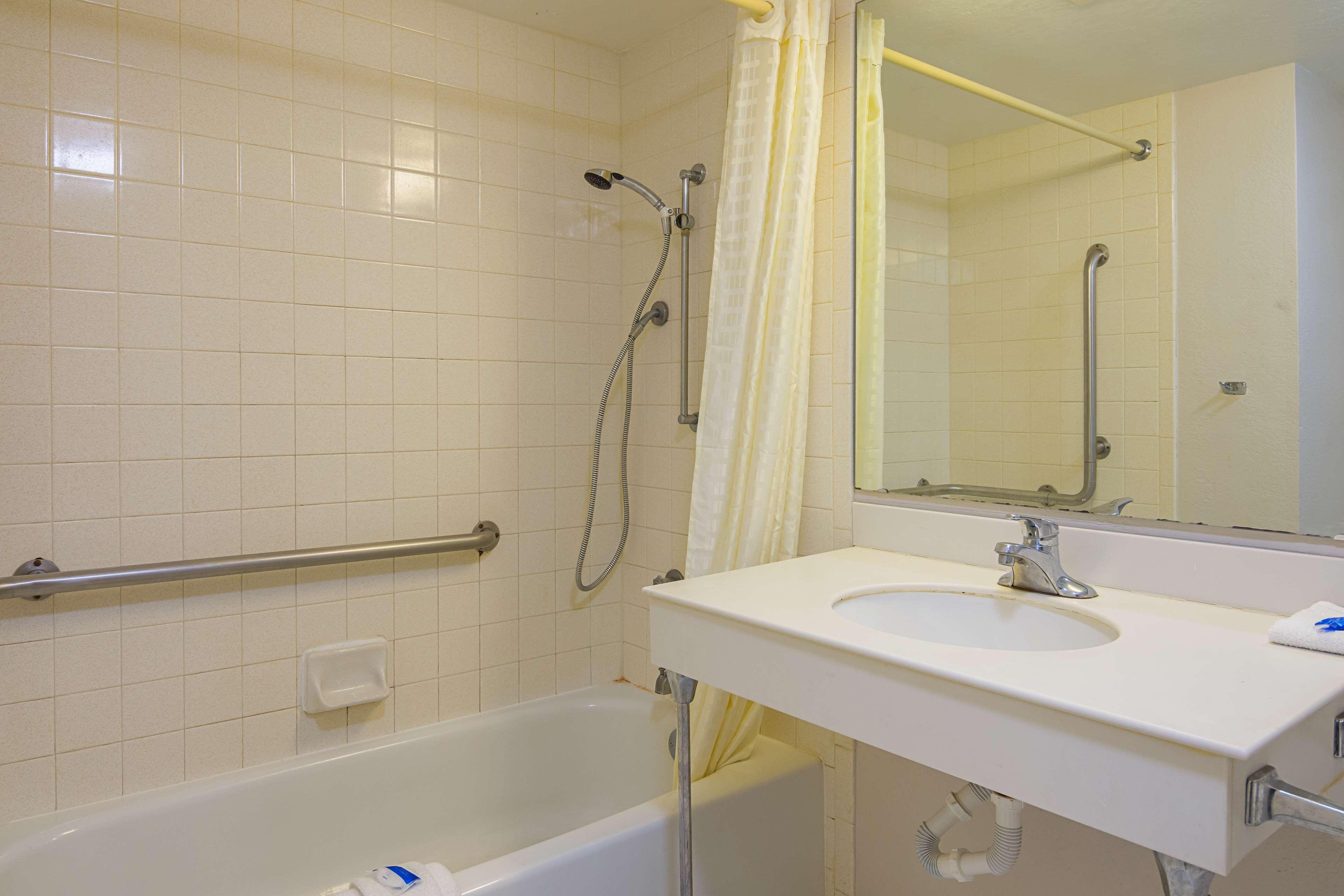 Eagle Suites Extended Stay Hotel, Tulsa - Hilti Park