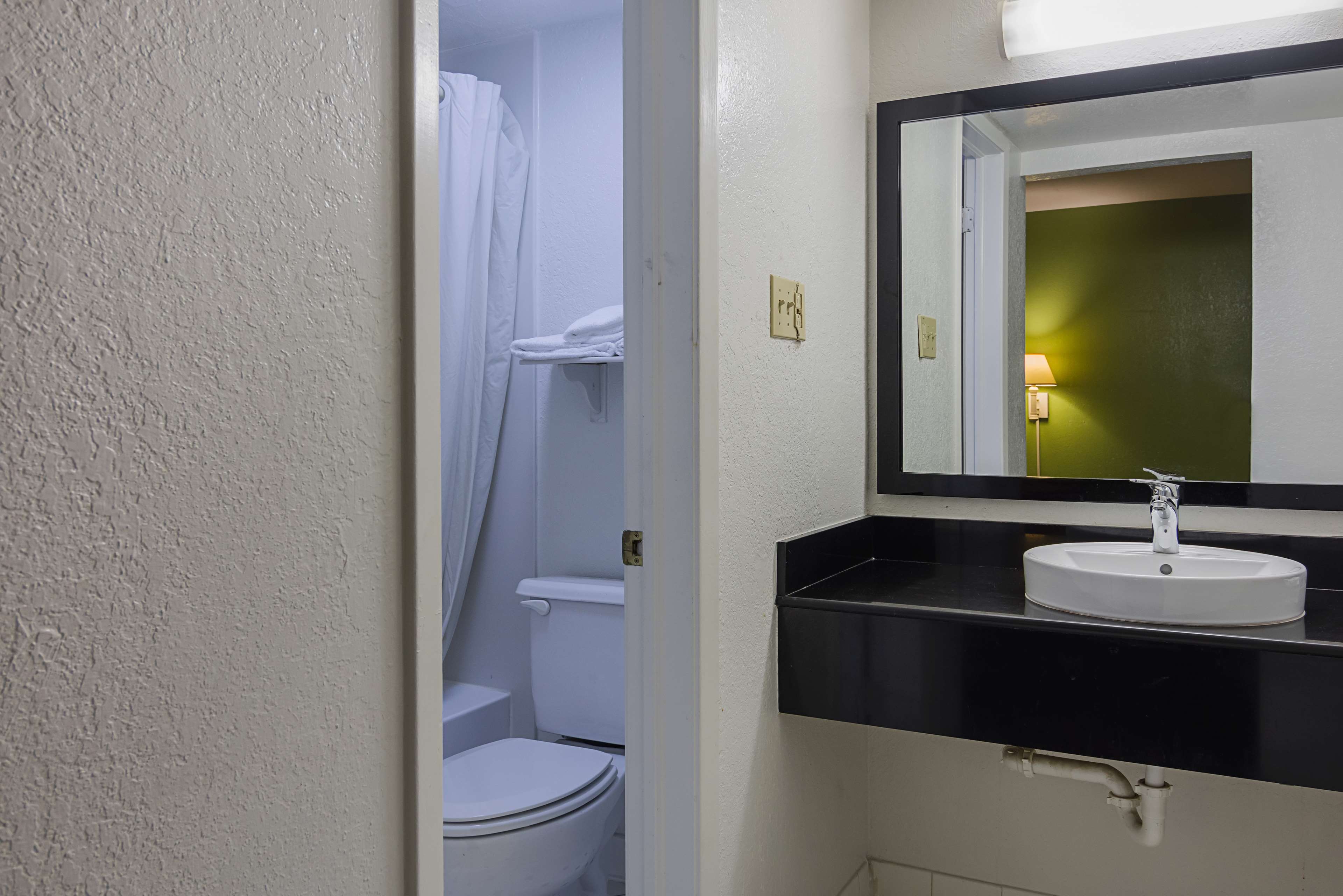 Eagle Suites Extended Stay Hotel, Tulsa - Hilti Park