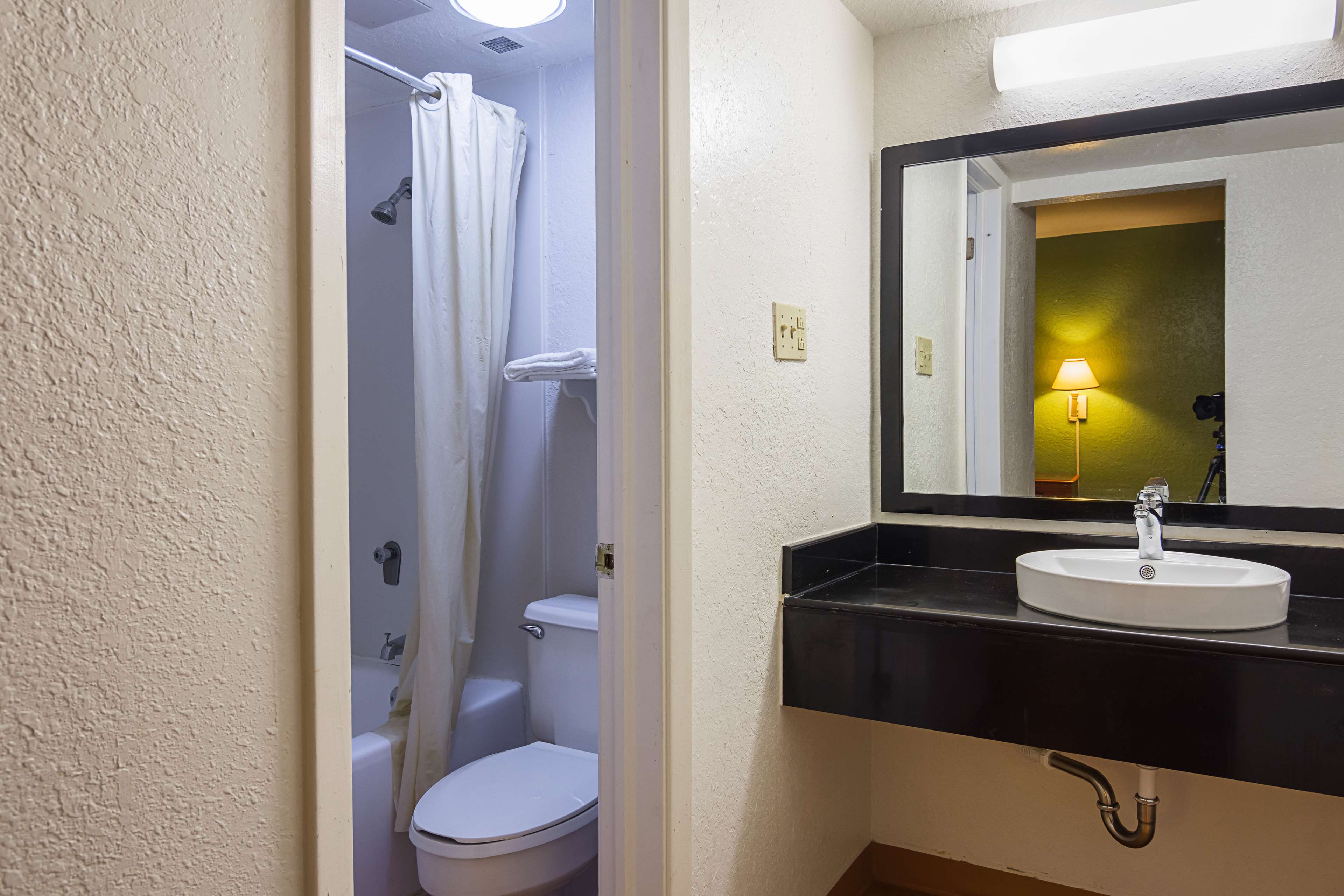 Eagle Suites Extended Stay Hotel, Tulsa - Hilti Park