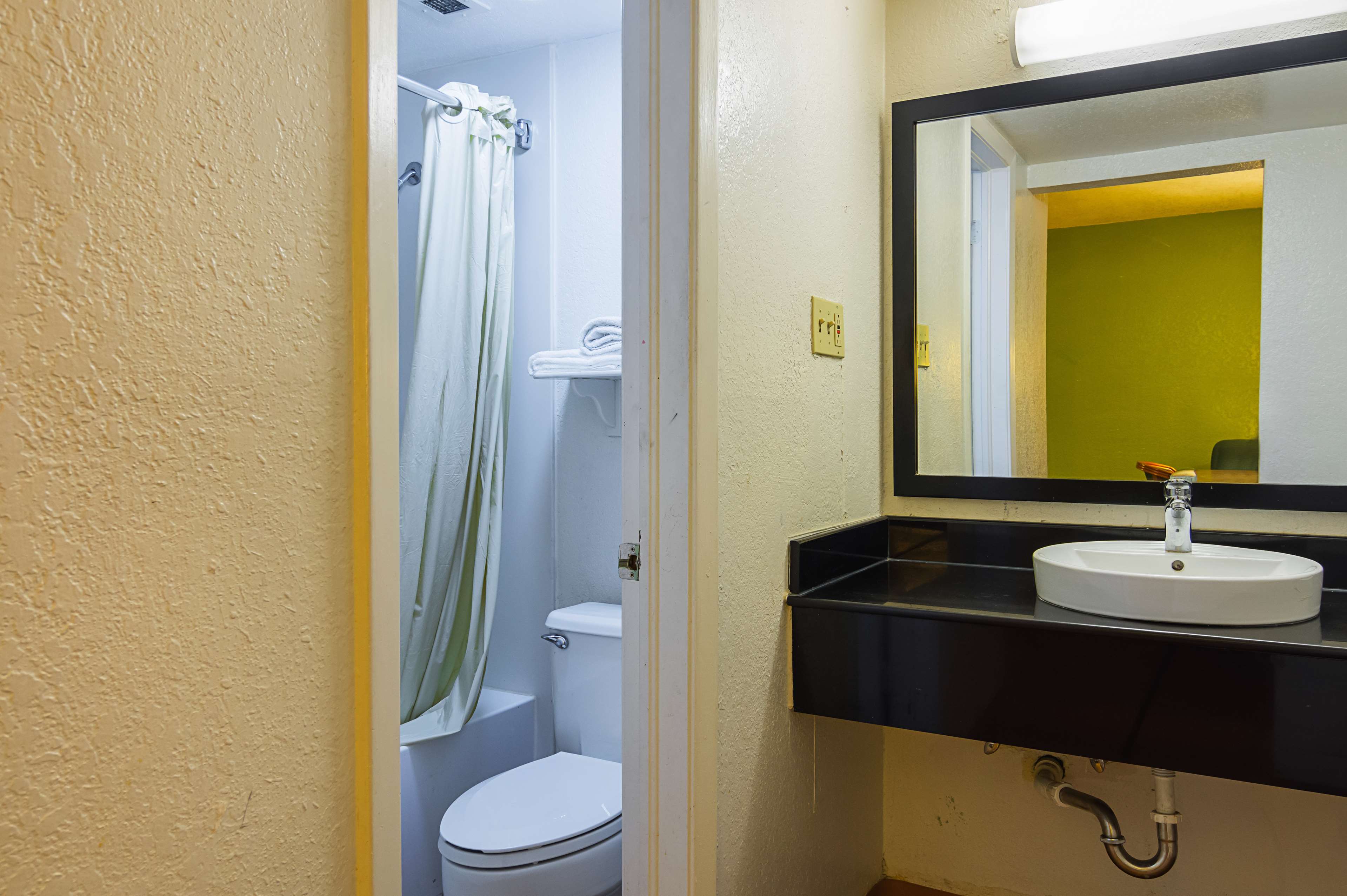Eagle Suites Extended Stay Hotel, Tulsa - Hilti Park