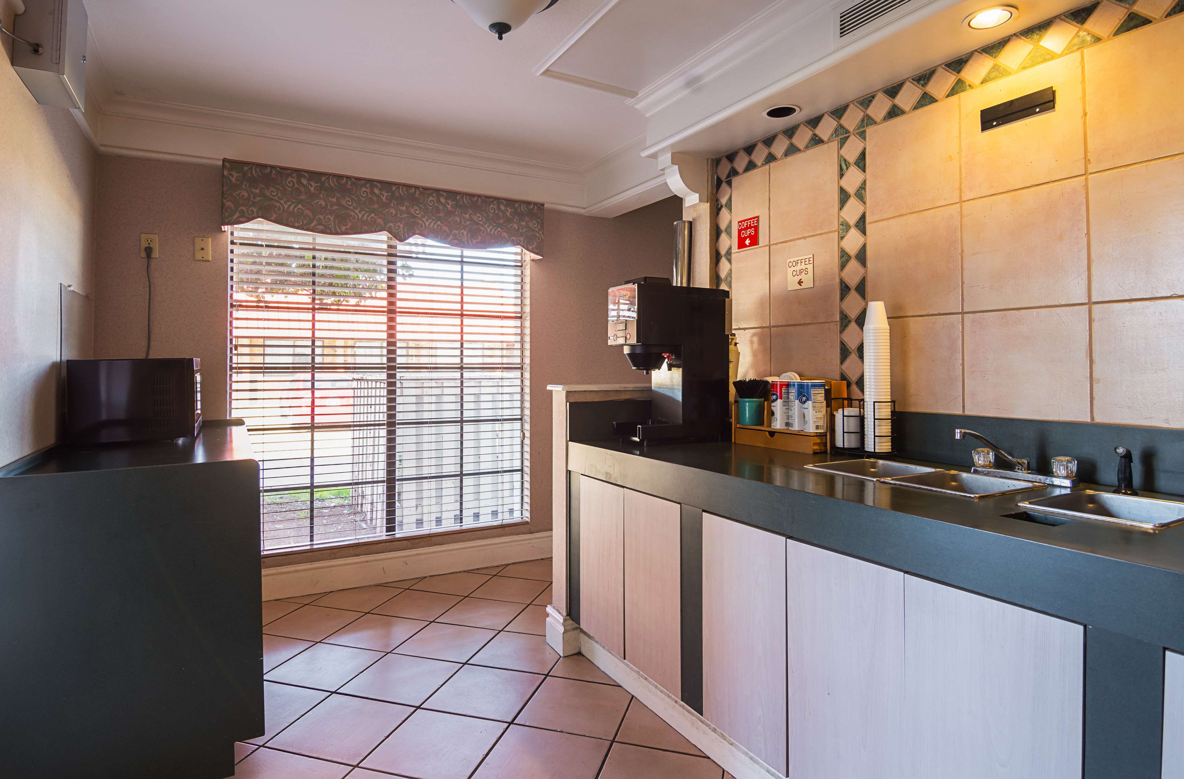 Eagle Suites Extended Stay Hotel, Tulsa - Hilti Park