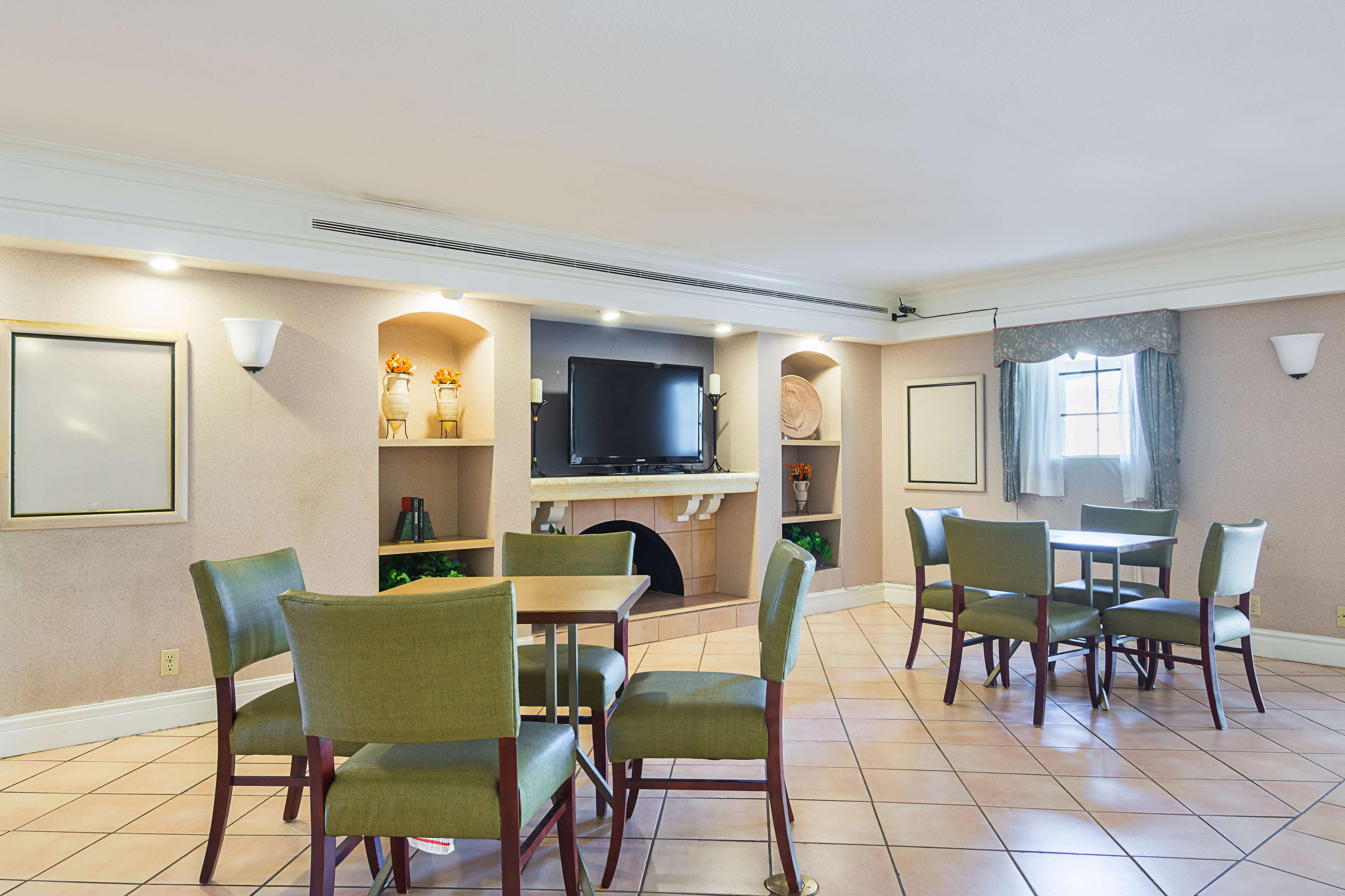 Eagle Suites Extended Stay Hotel, Tulsa - Hilti Park