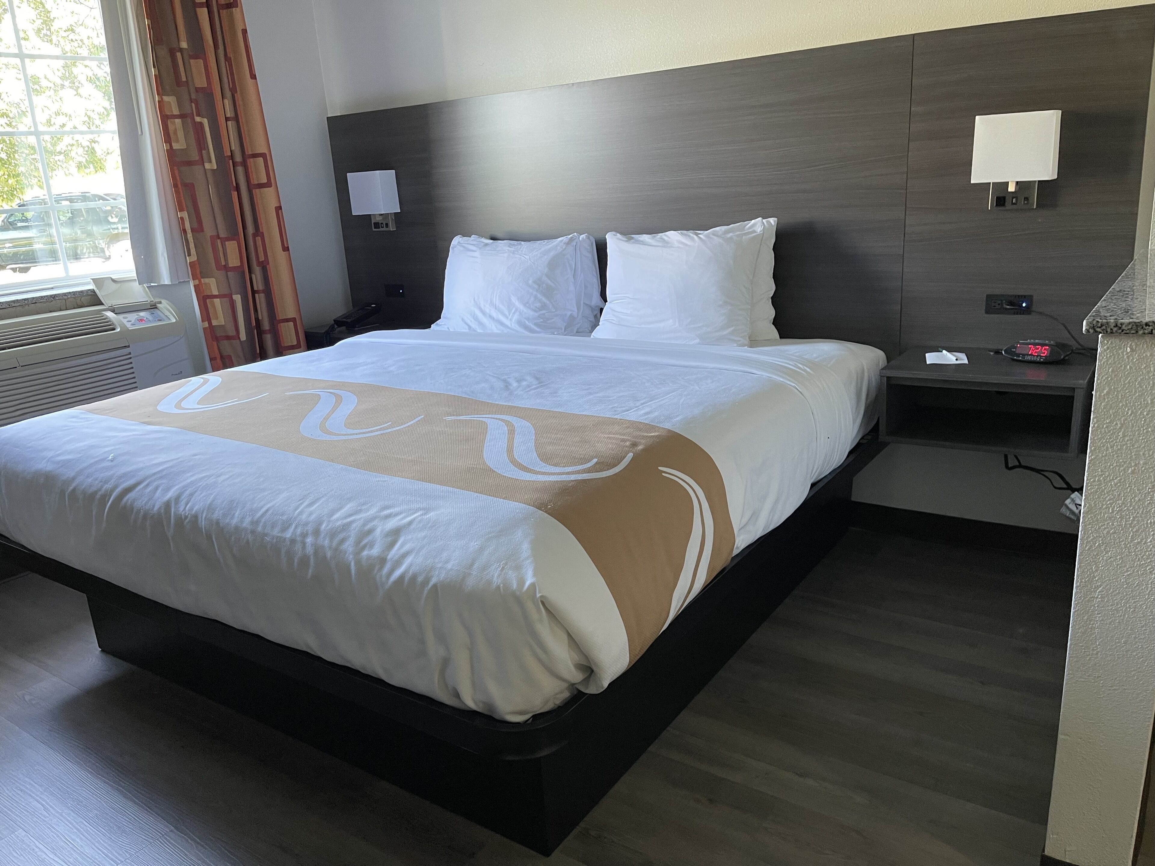 Quality Suites I-44