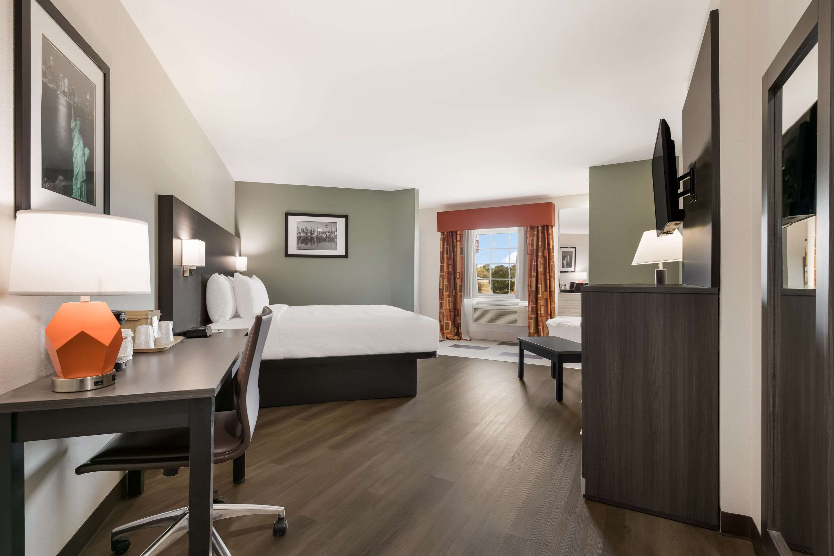 Quality Suites I-44