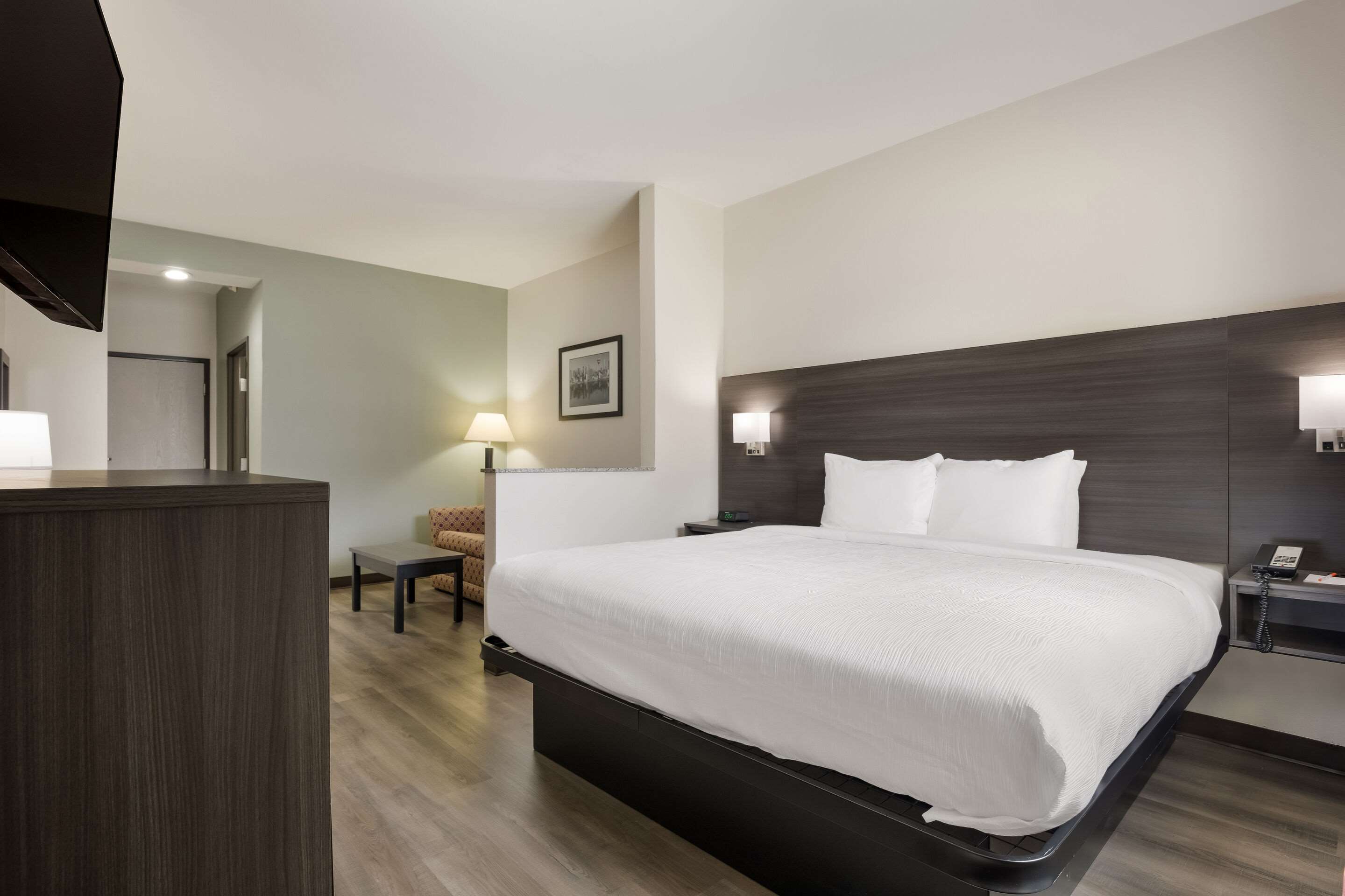 Quality Suites I-44