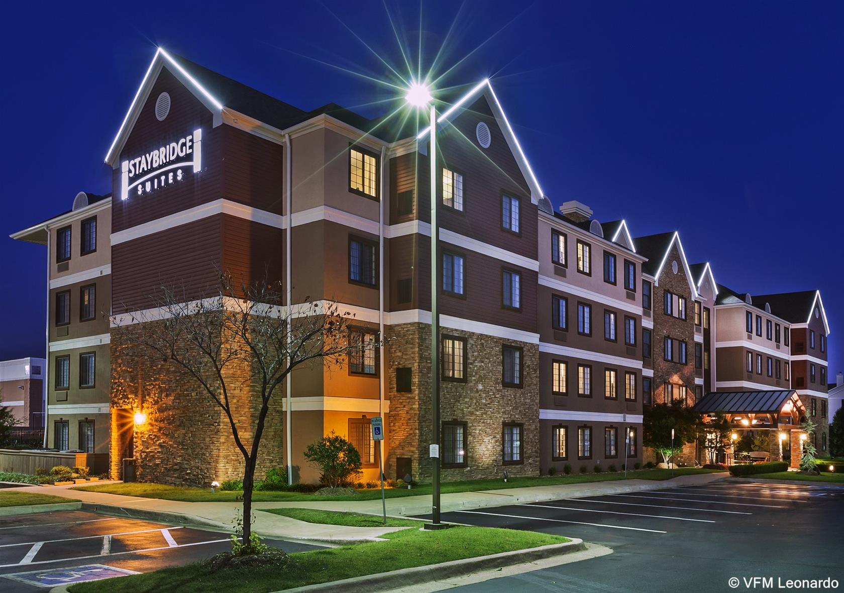 Staybridge Suites Tulsa - Woodland Hills