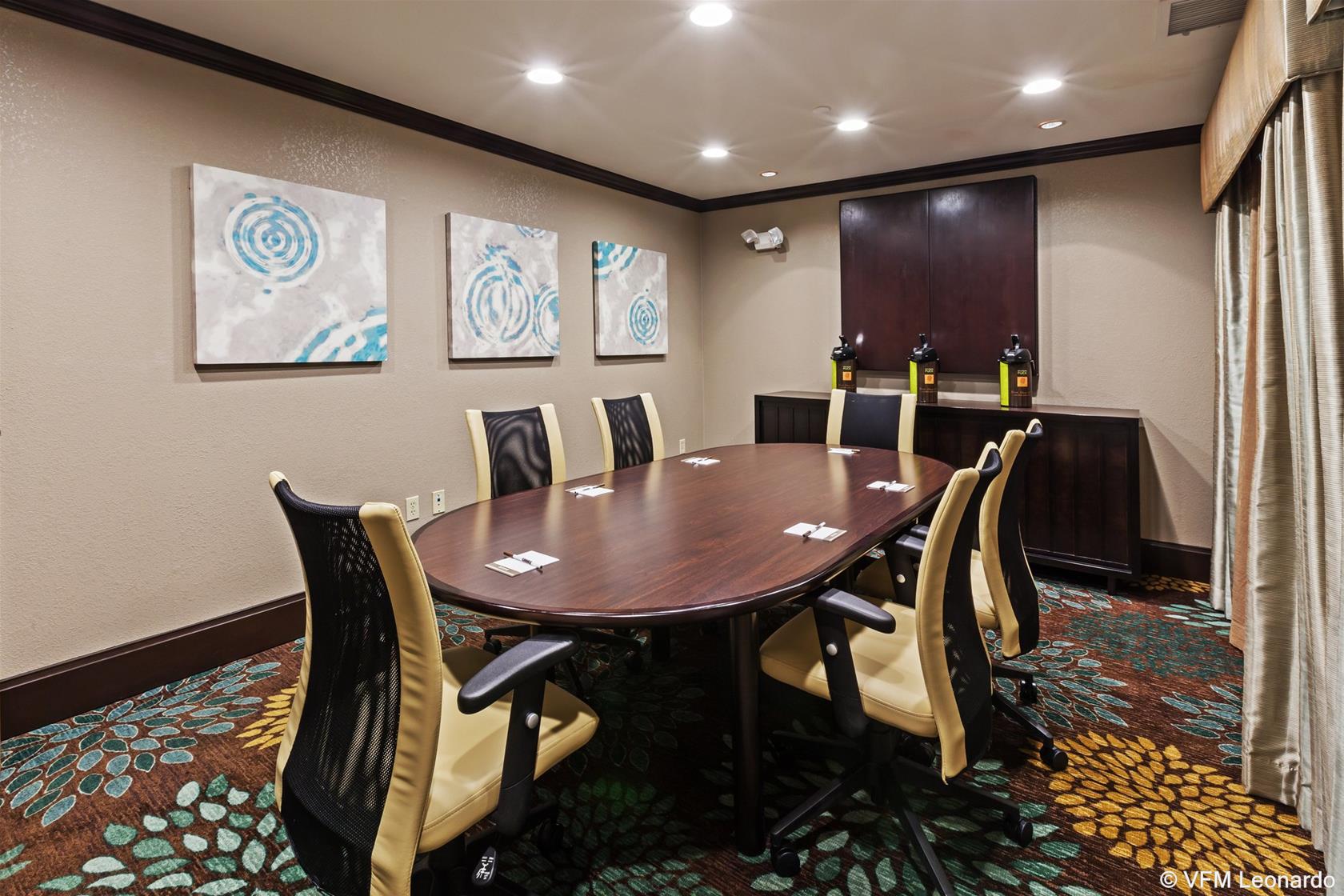 Staybridge Suites Tulsa - Woodland Hills