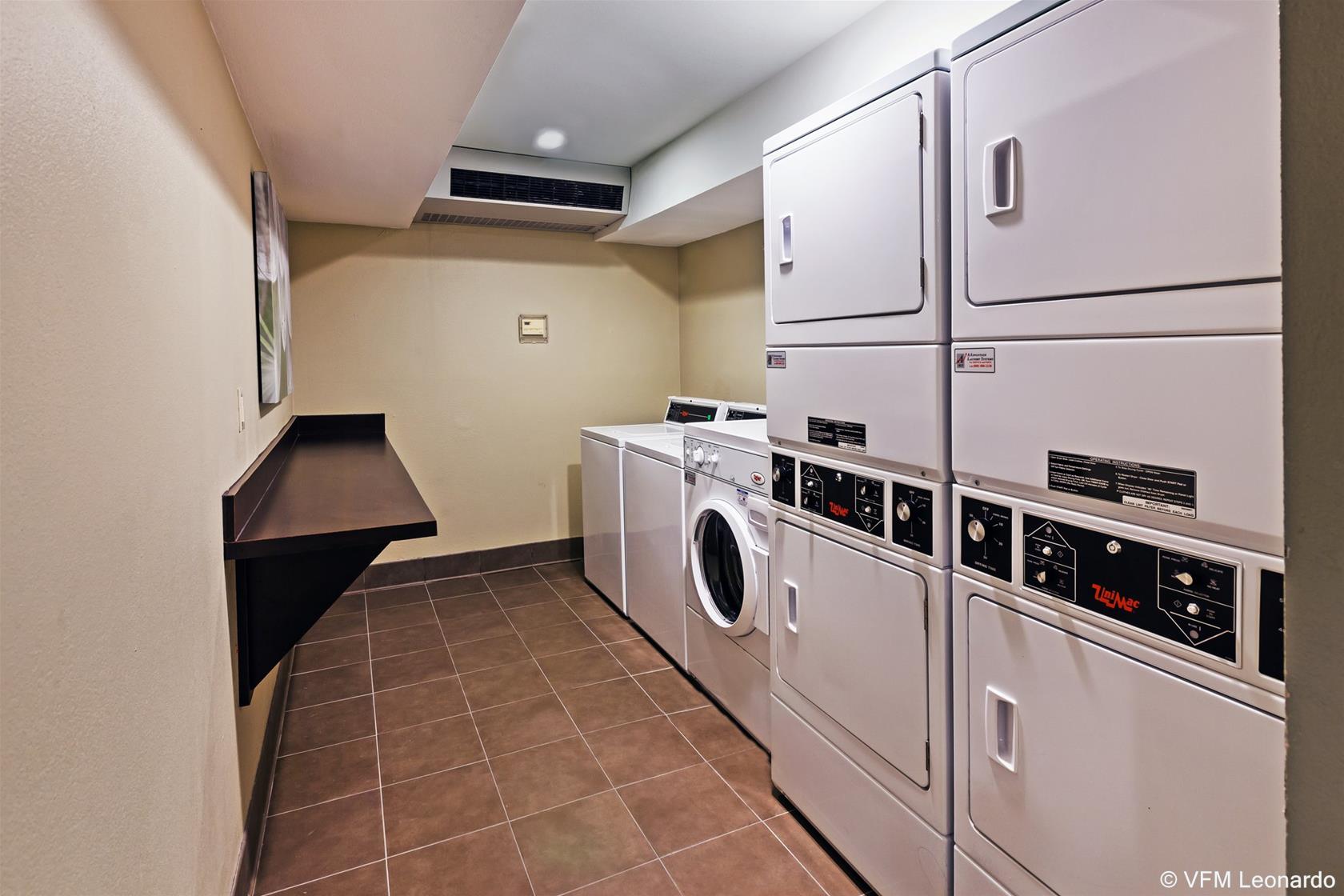 Staybridge Suites Tulsa - Woodland Hills