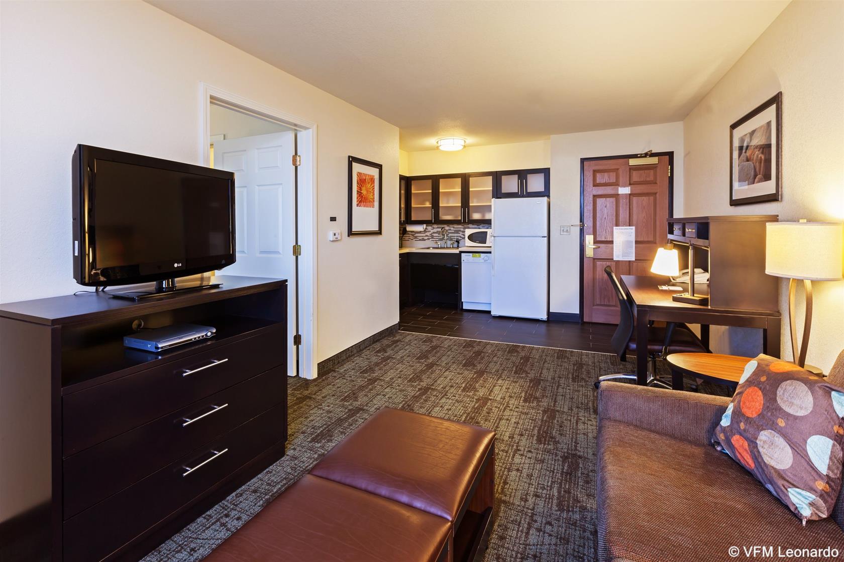 Staybridge Suites Tulsa - Woodland Hills