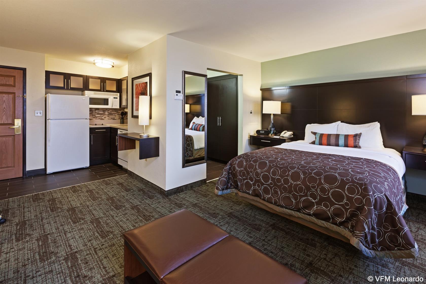 Staybridge Suites Tulsa - Woodland Hills