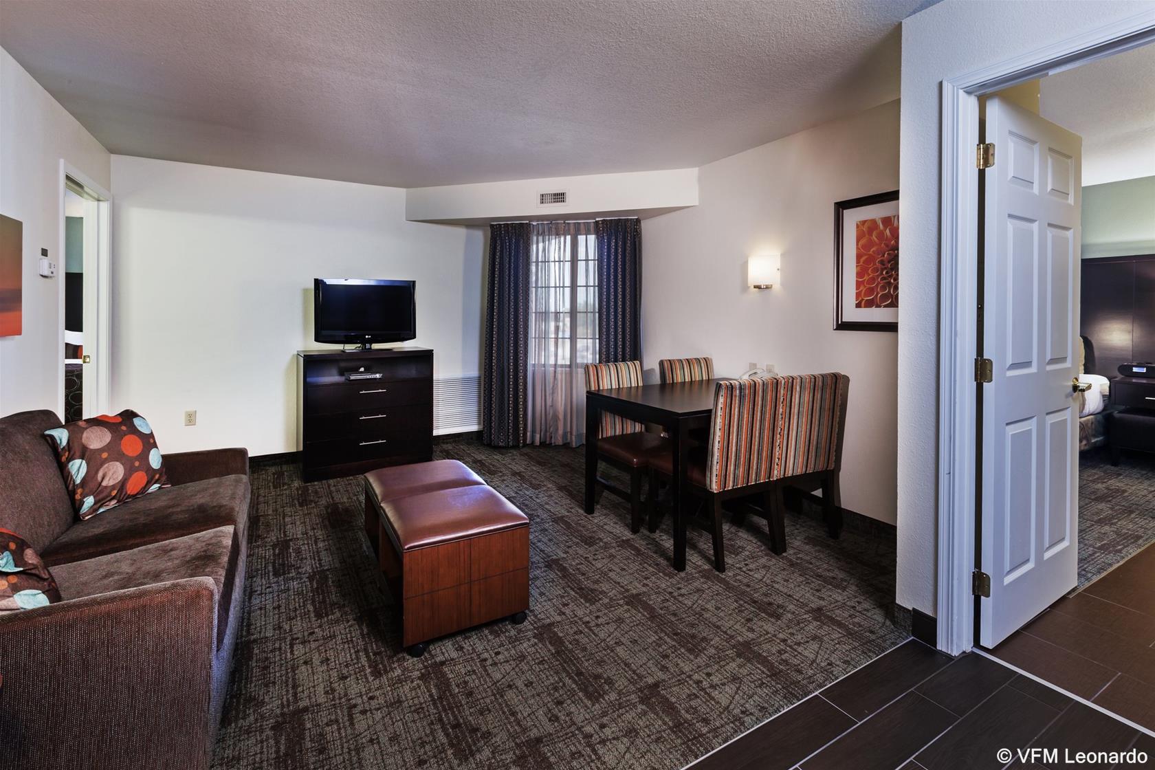 Staybridge Suites Tulsa - Woodland Hills