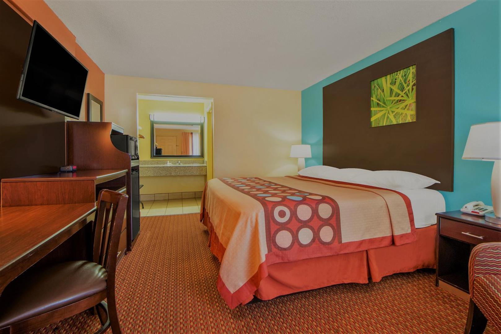 Super 8 by Wyndham Tulsa