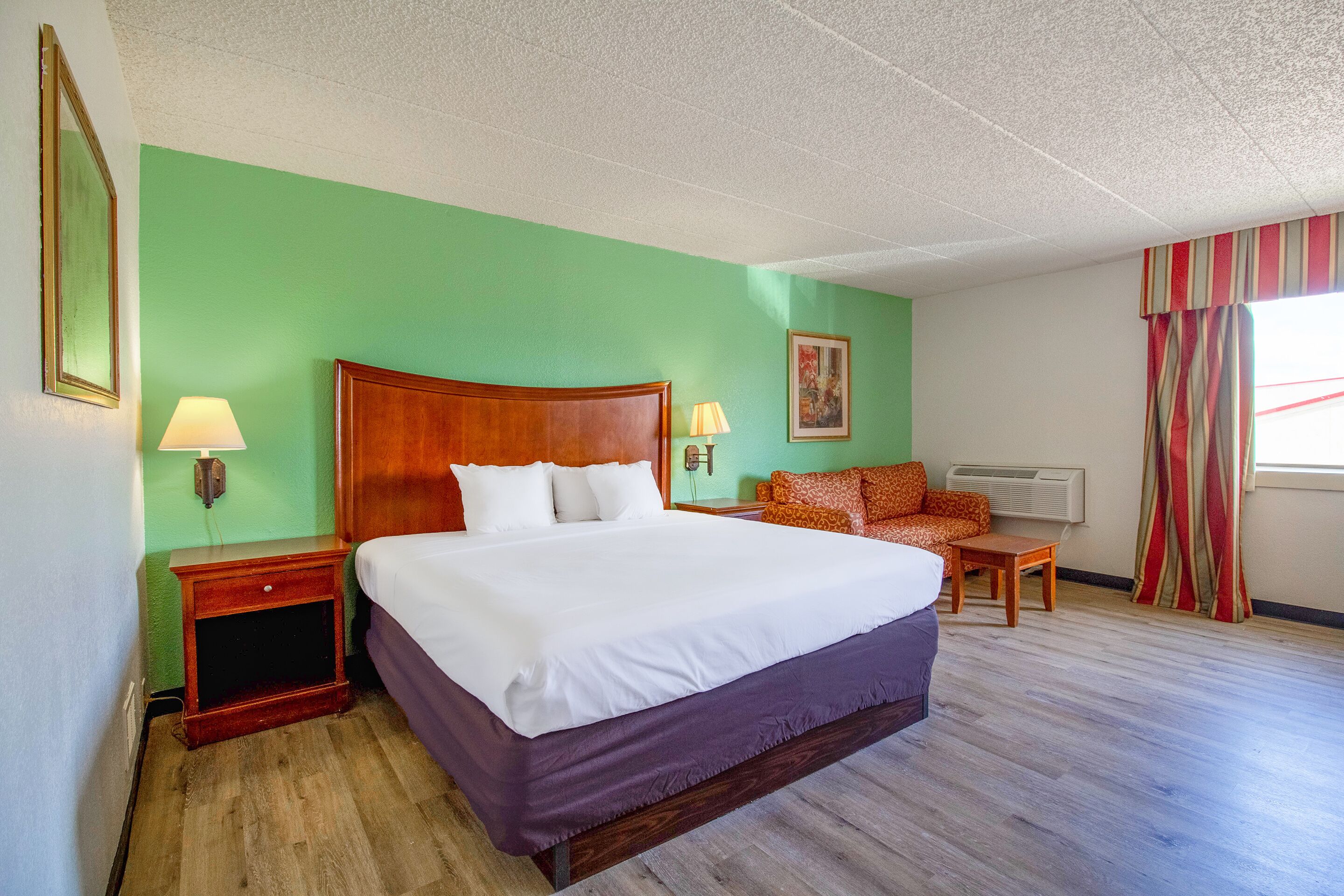 Tulsa Square Hotel Central, I-44 by OYO