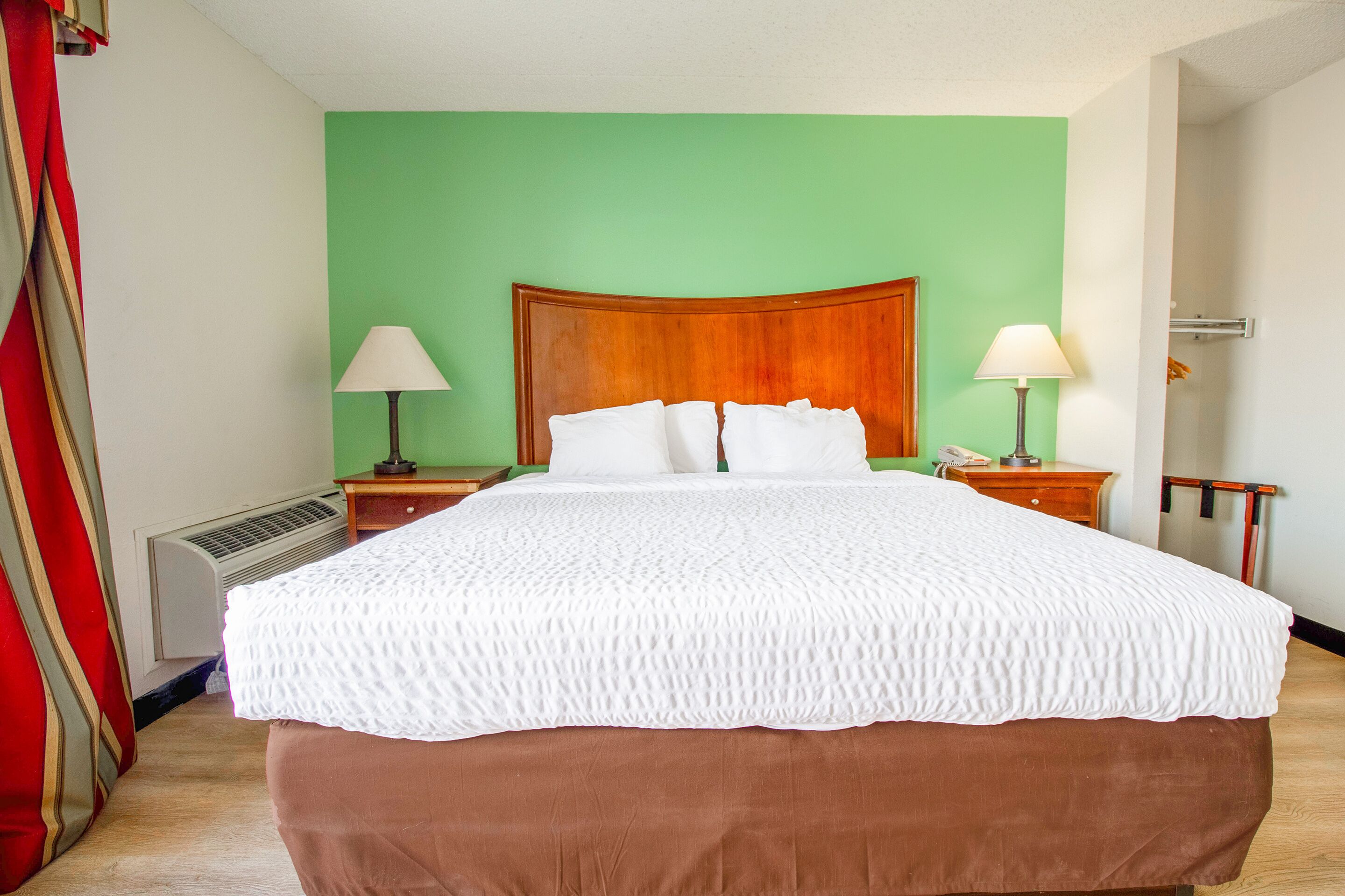 Tulsa Square Hotel Central, I-44 by OYO