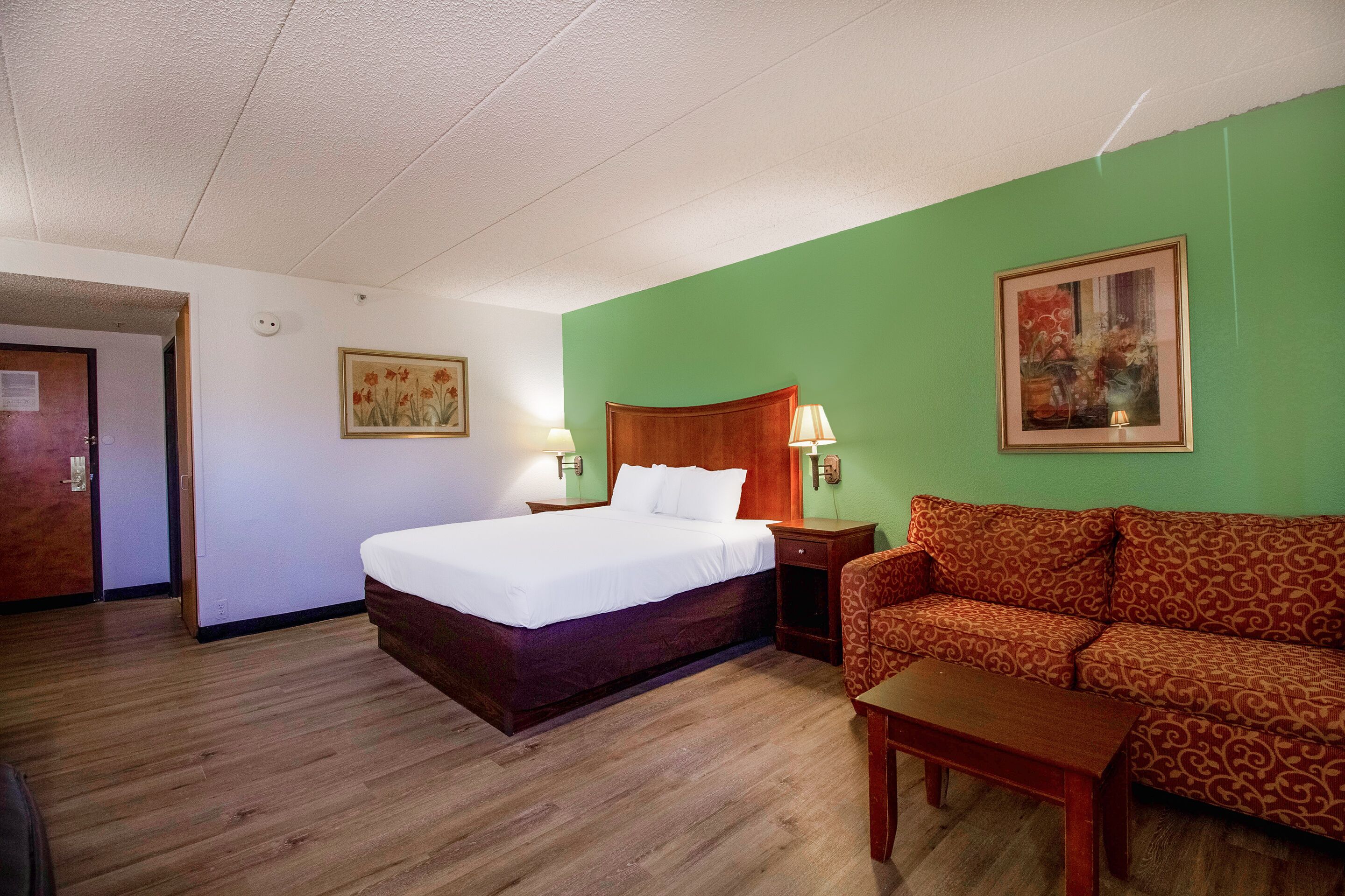 Tulsa Square Hotel Central, I-44 by OYO