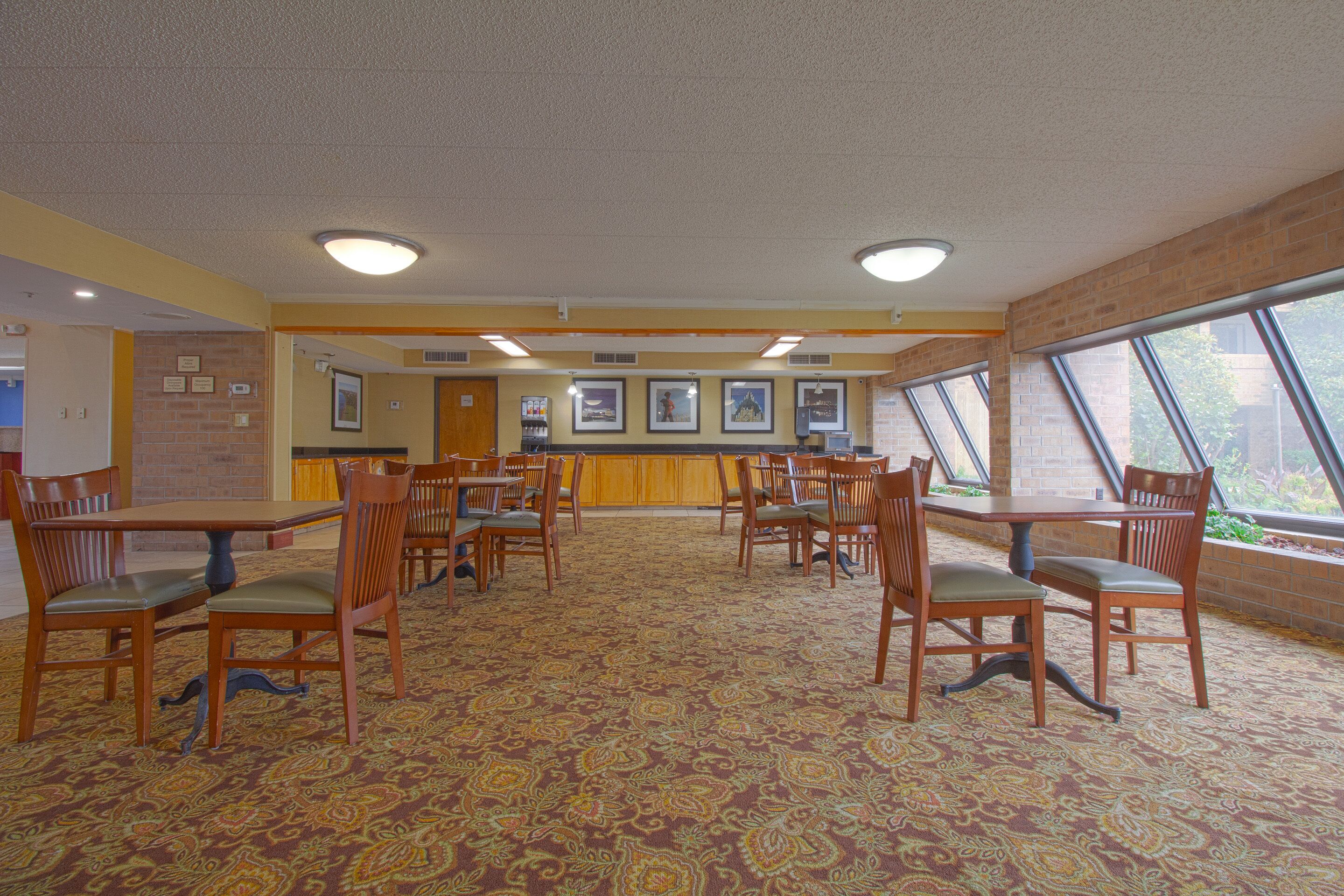 Tulsa Square Hotel Central, I-44 by OYO