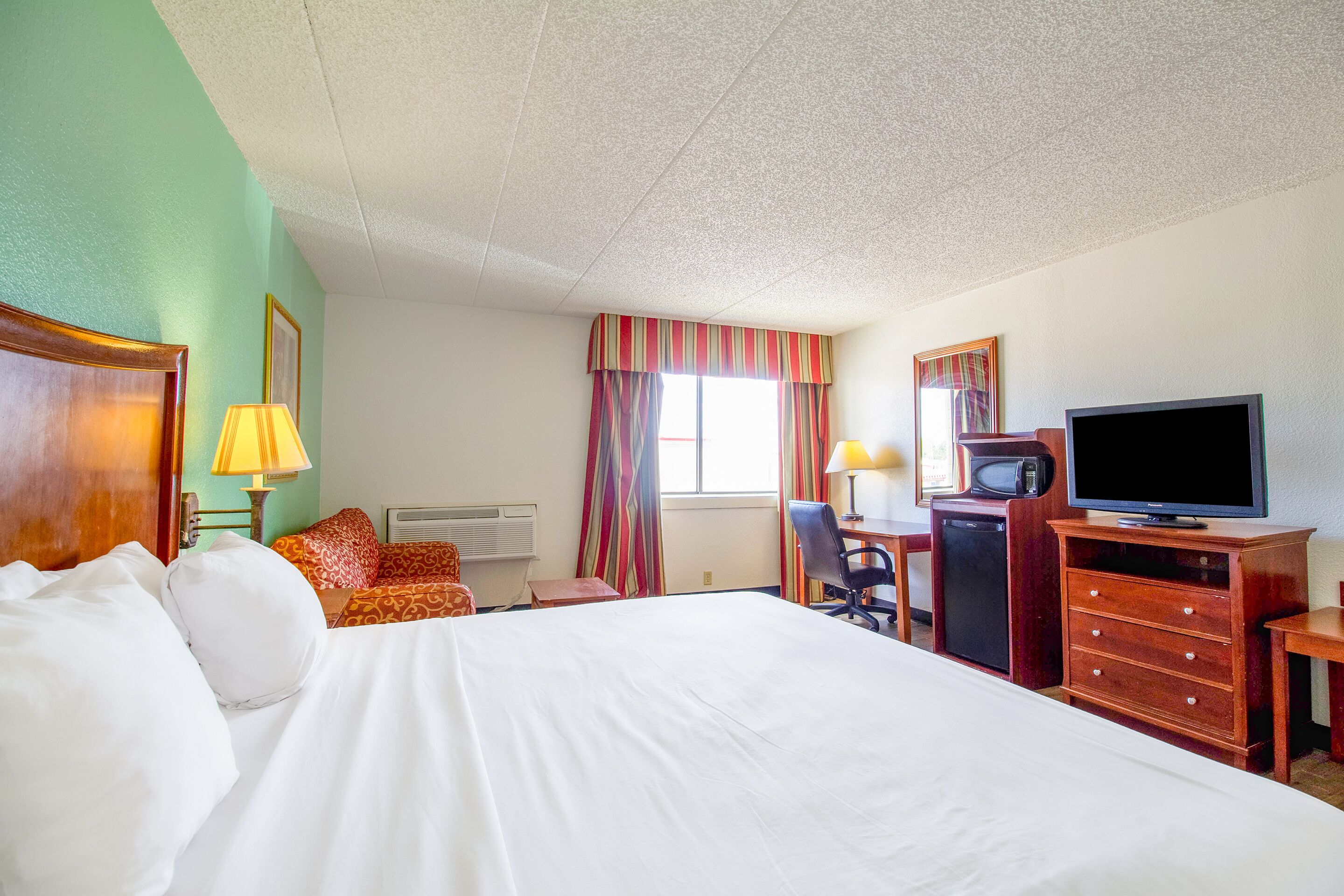 Tulsa Square Hotel Central, I-44 by OYO