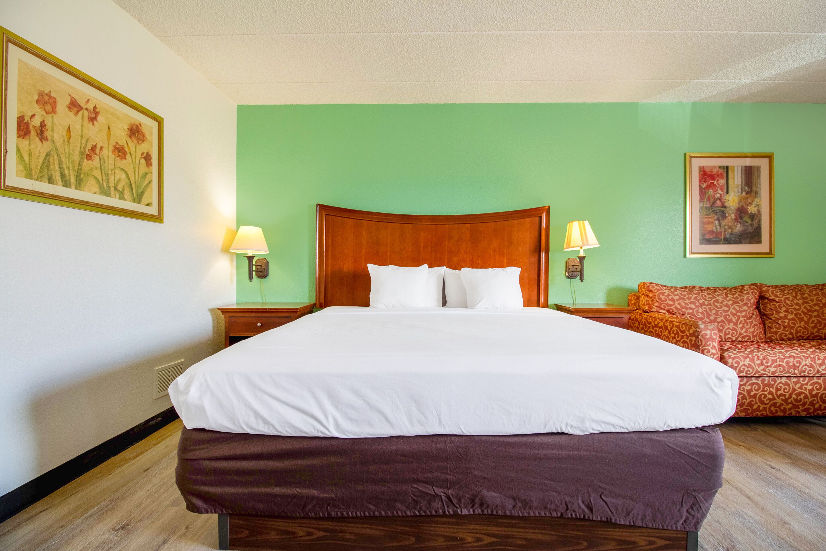 Tulsa Square Hotel Central, I-44 by OYO