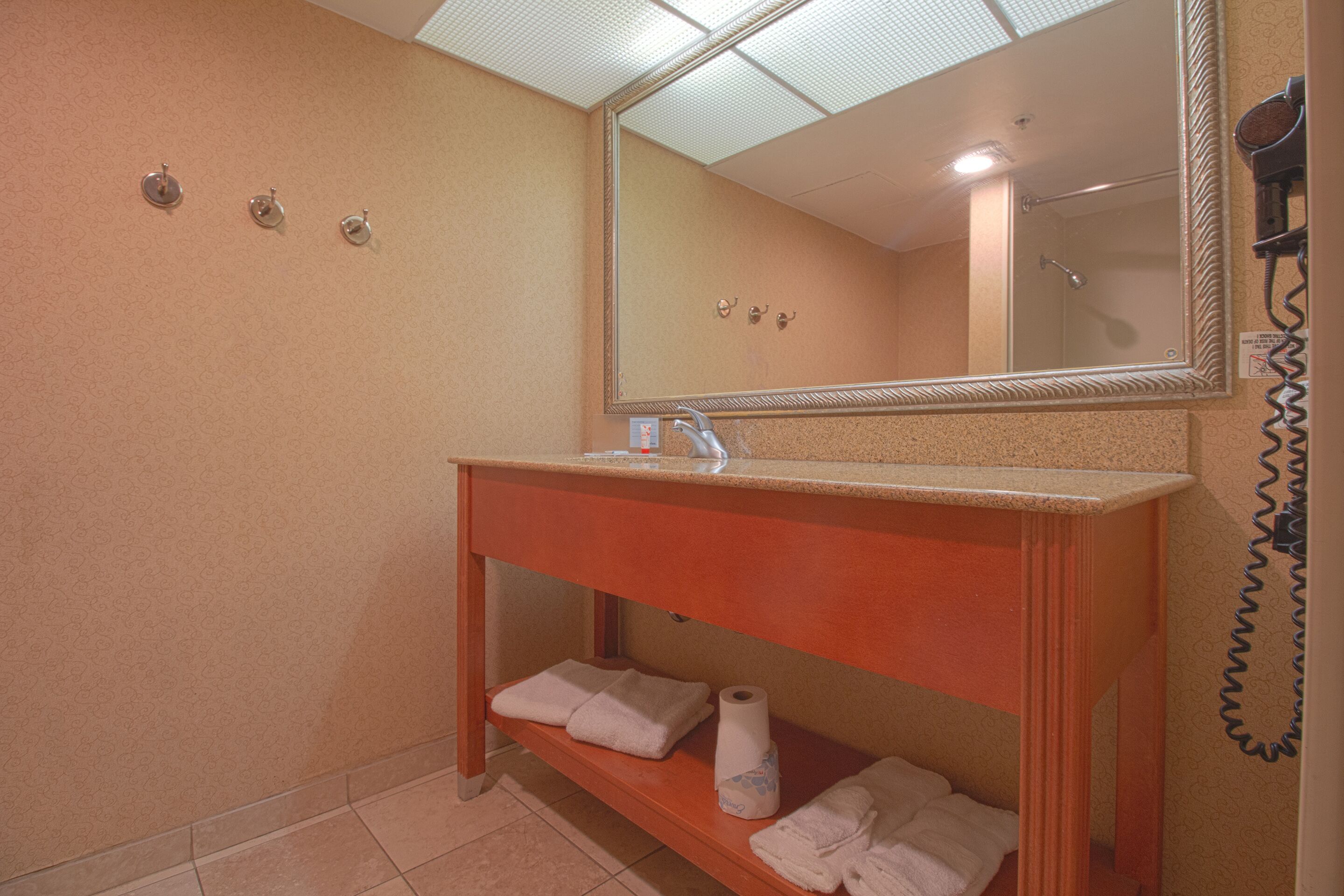 Tulsa Square Hotel Central, I-44 by OYO