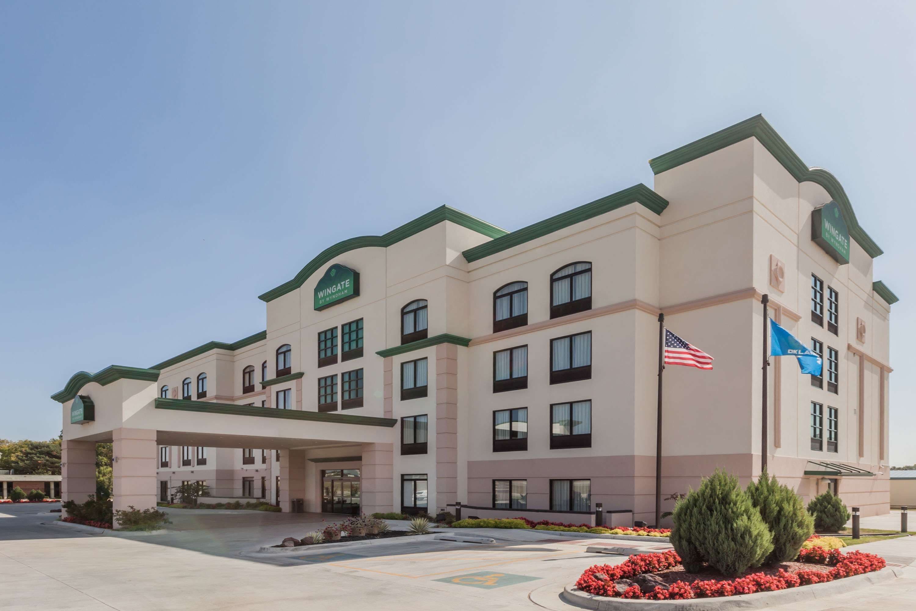La Quinta Inn & Suites by Wyndham Tulsa Midtown