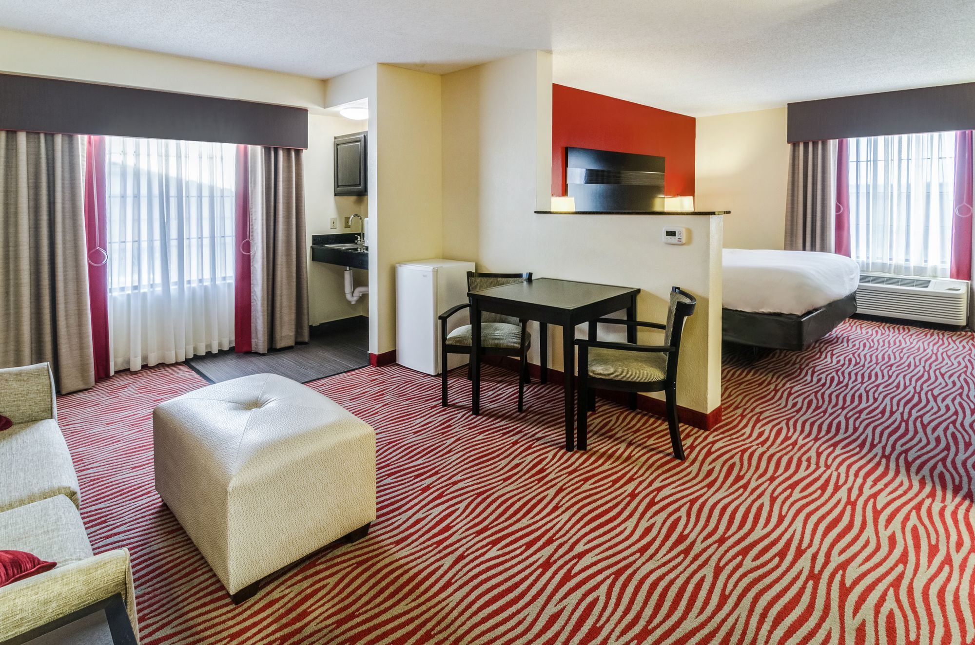 Holiday Inn Express & Suites Vinita