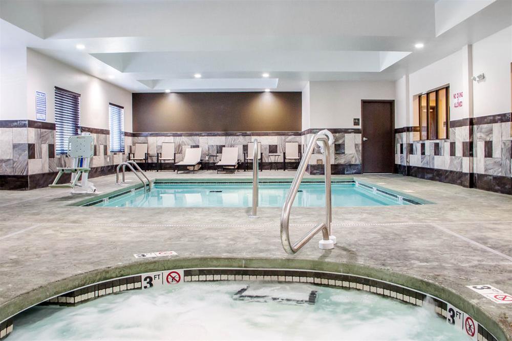 Comfort Inn & Suites