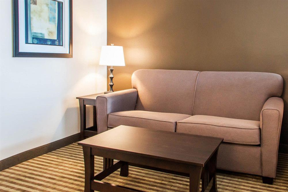 Comfort Inn & Suites
