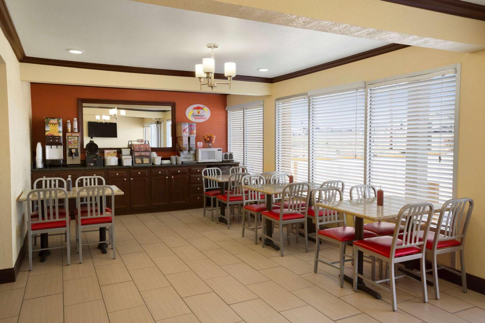 Super 8 by Wyndham Woodward