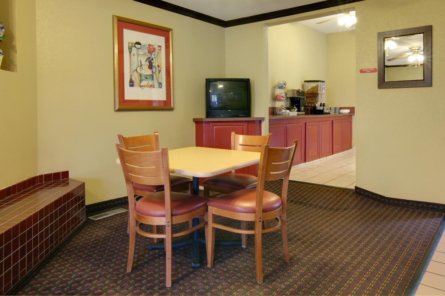 Americas Best Value Inn & Suites Yukon Oklahoma City