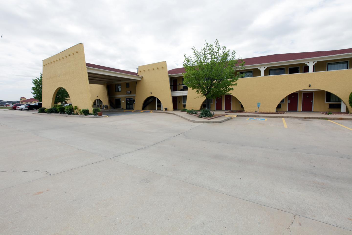 Americas Best Value Inn & Suites Yukon Oklahoma City