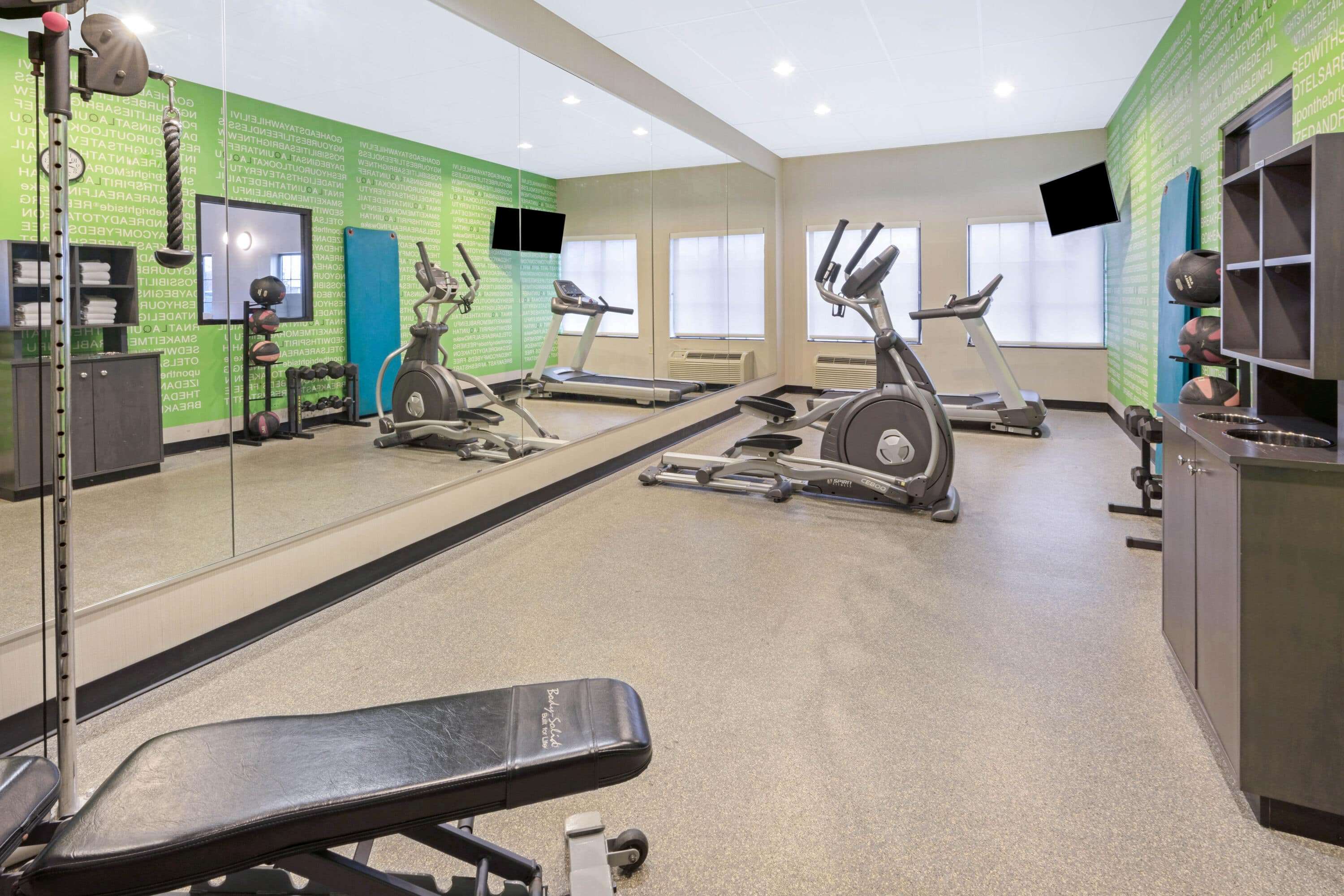La Quinta Inn & Suites by Wyndham Oklahoma City -Yukon