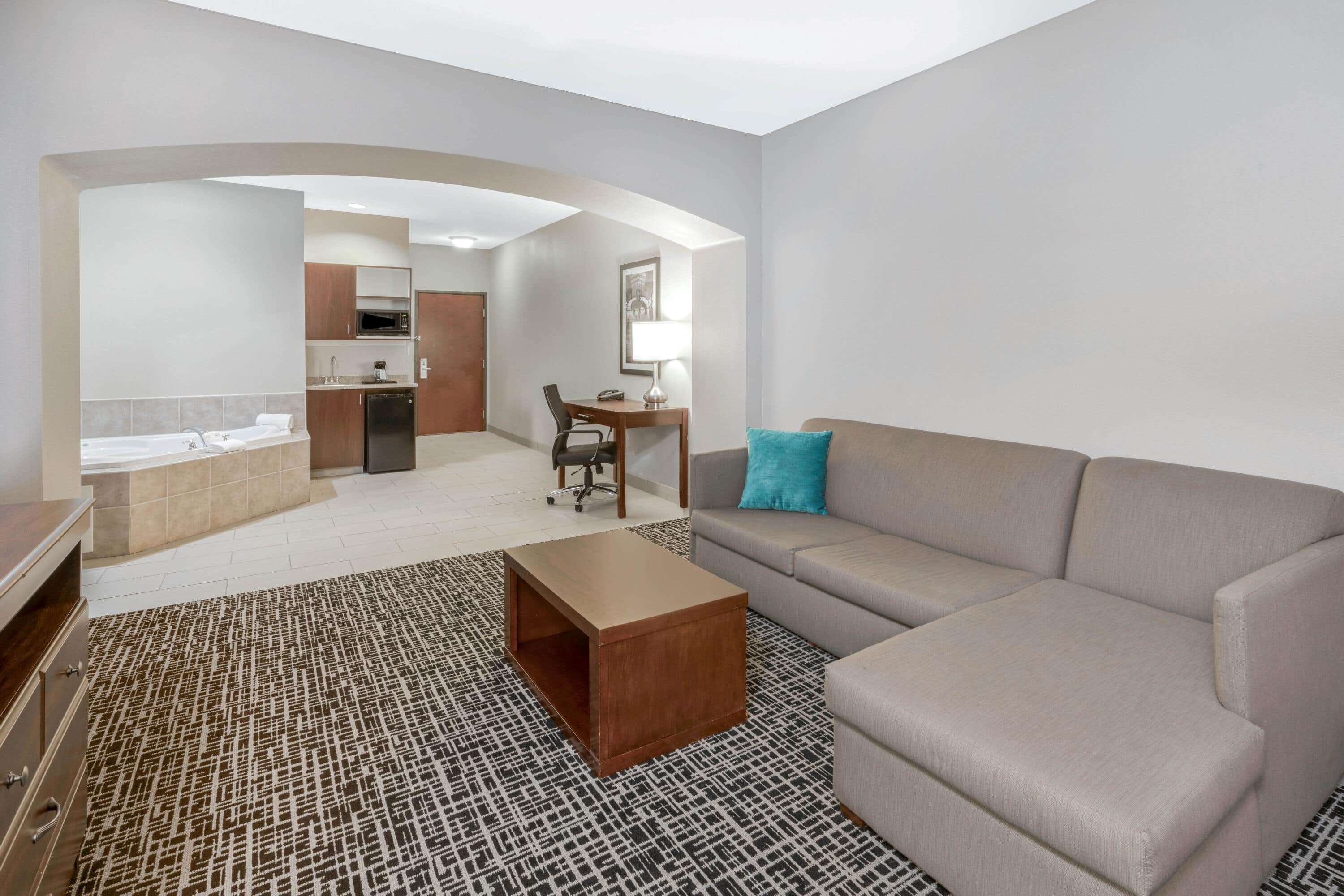 La Quinta Inn & Suites by Wyndham Oklahoma City -Yukon
