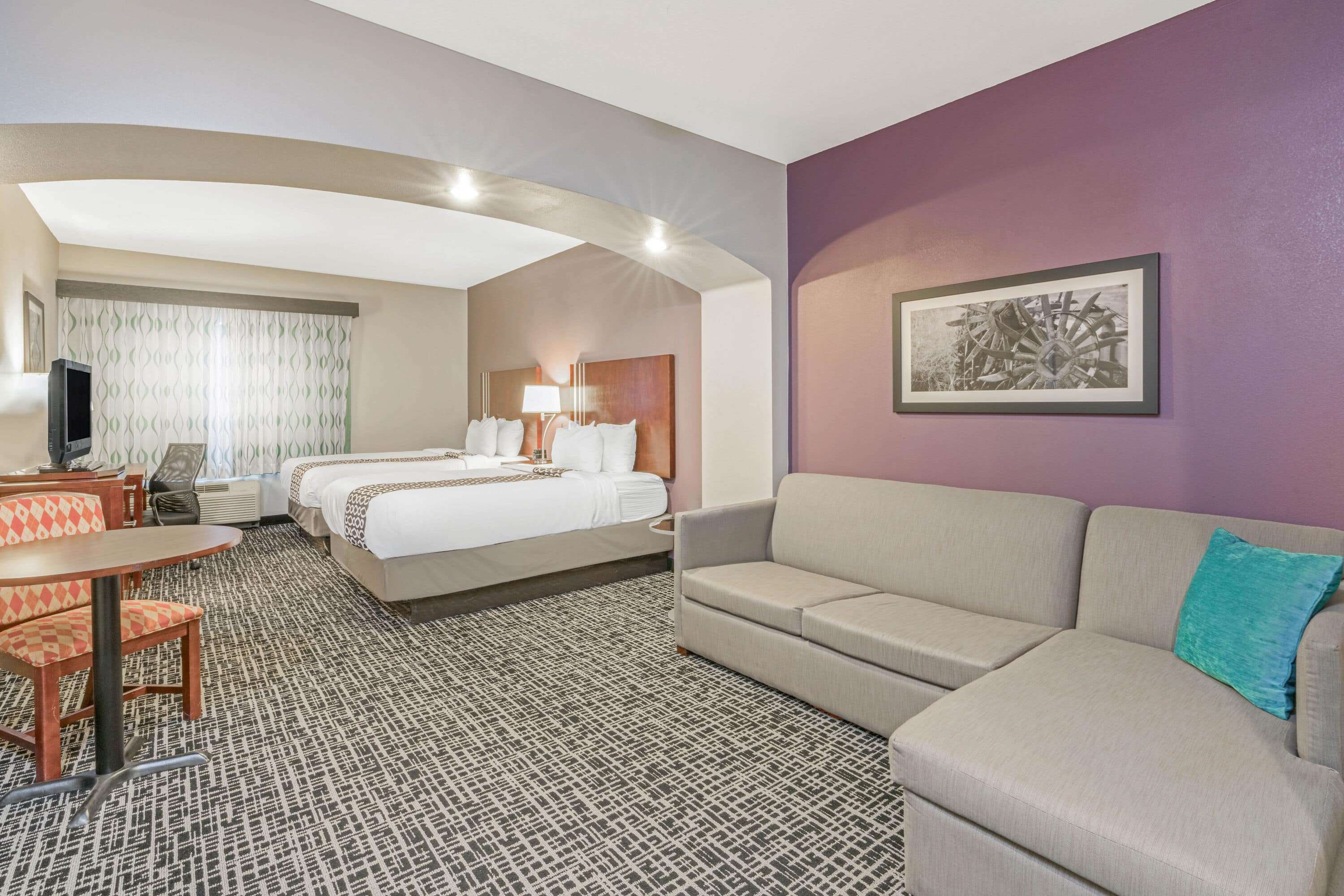 La Quinta Inn & Suites by Wyndham Oklahoma City -Yukon
